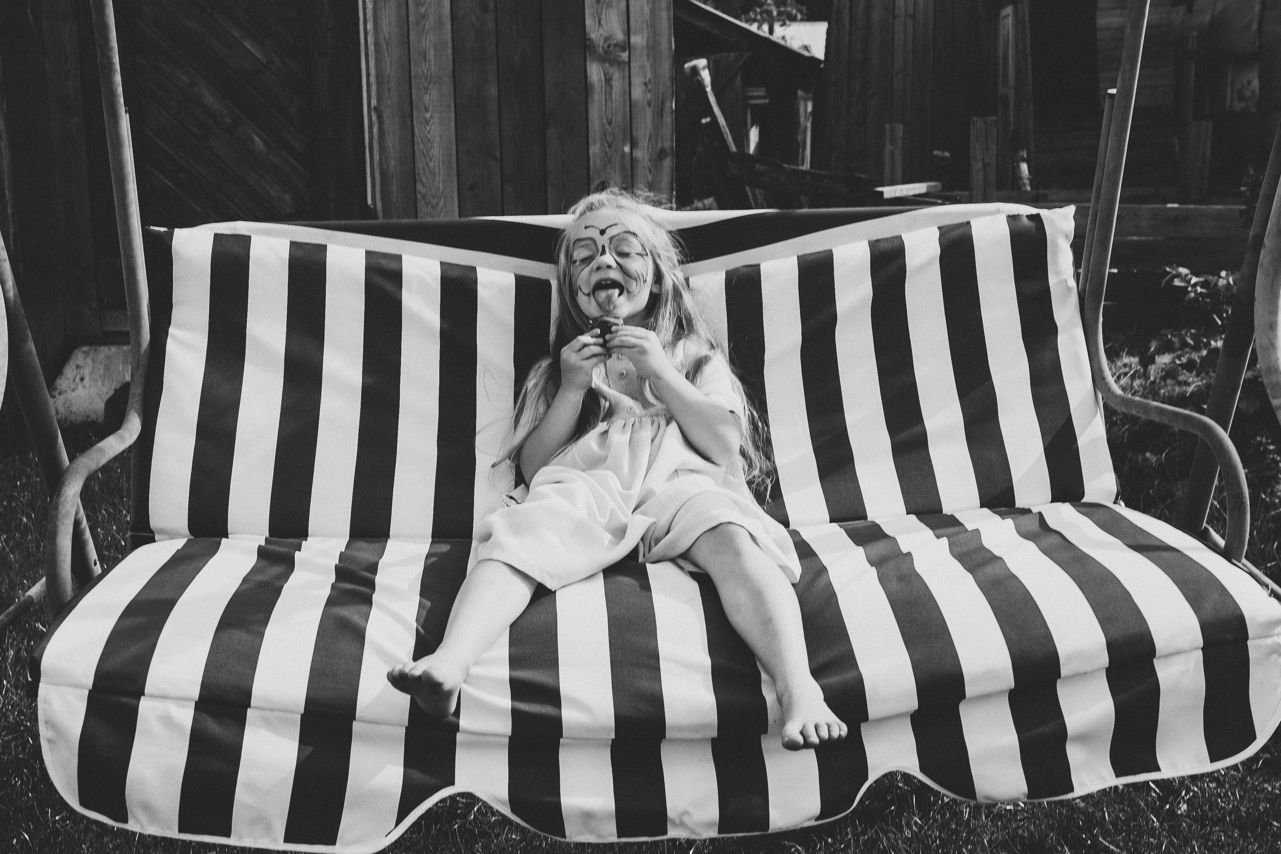 Ульяше 5 лет. Дачный деньрожденский день. Семейный фотограф, фотограф родов, репортажей фотограф в Санкт-Петербу