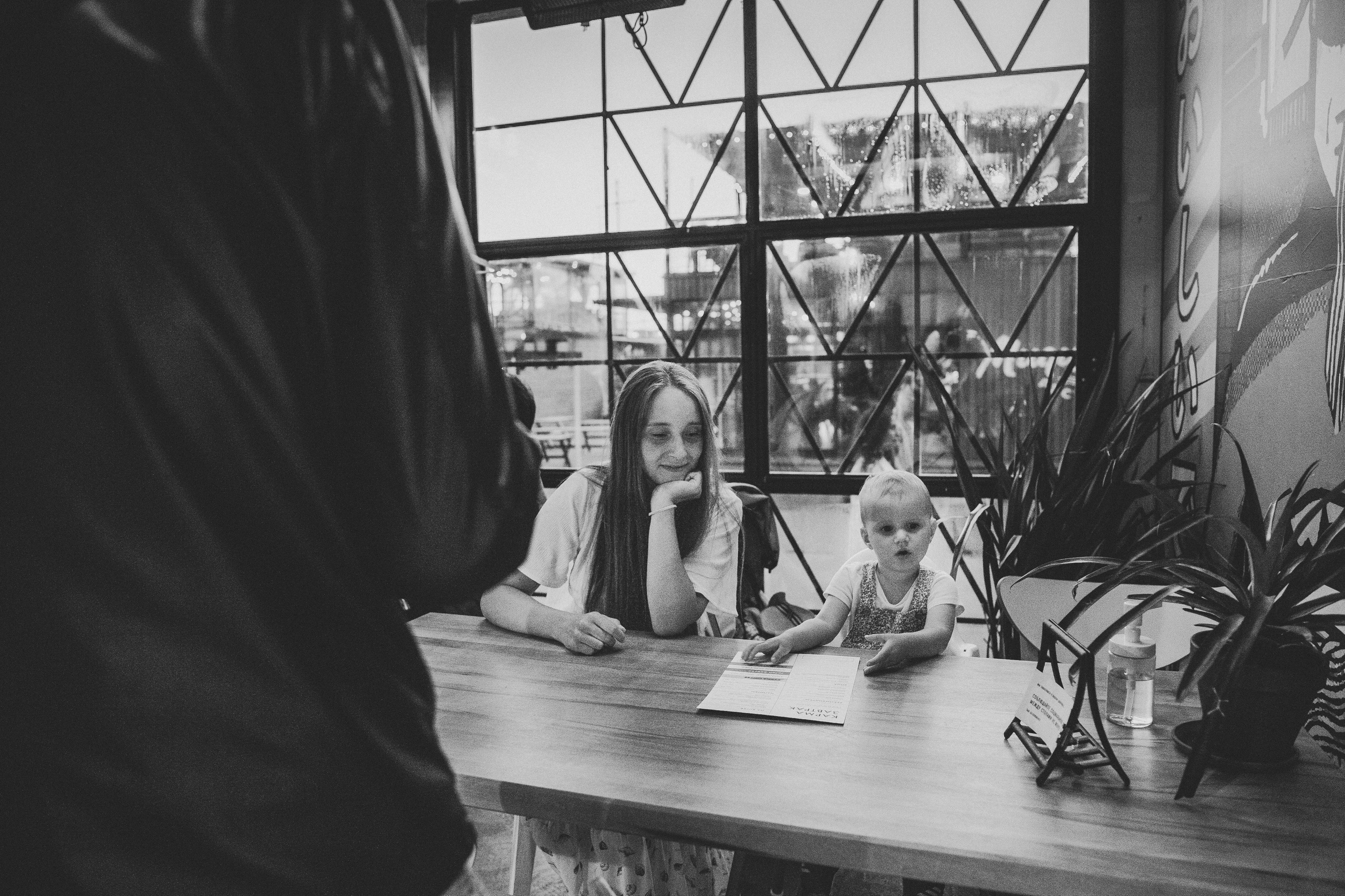 Вася, Маша, Соня. Отпуск в Адлере. Семейный фотограф, фотограф родов, репортажей фотограф в Санкт-Петербу