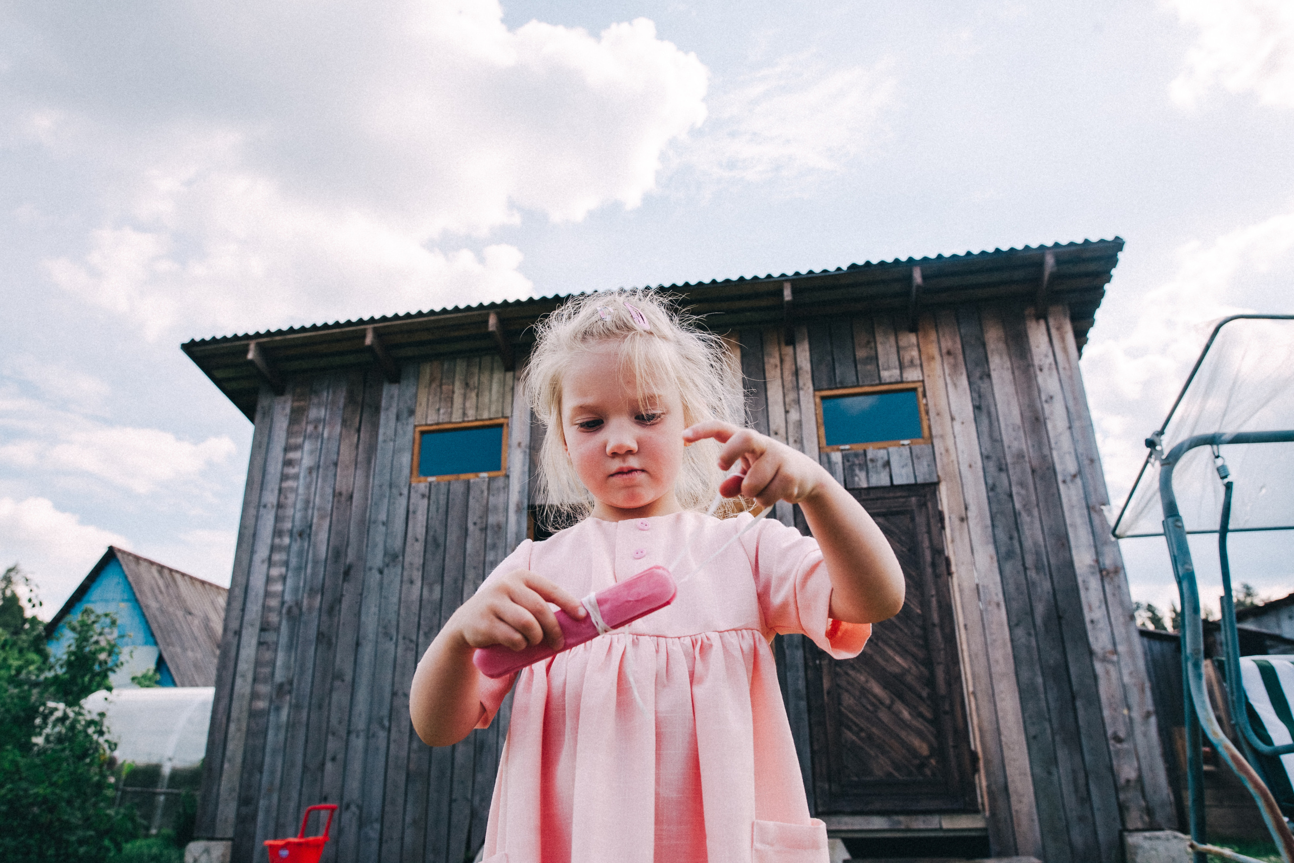 Ульяше 5 лет. Дачный деньрожденский день. Семейный фотограф, фотограф родов, репортажей фотограф в Санкт-Петербу