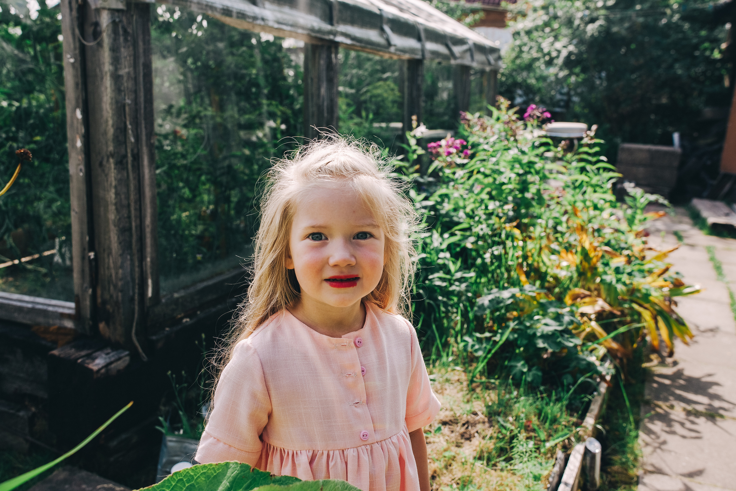 Ульяше 5 лет. Дачный деньрожденский день. Семейный фотограф, фотограф родов, репортажей фотограф в Санкт-Петербу