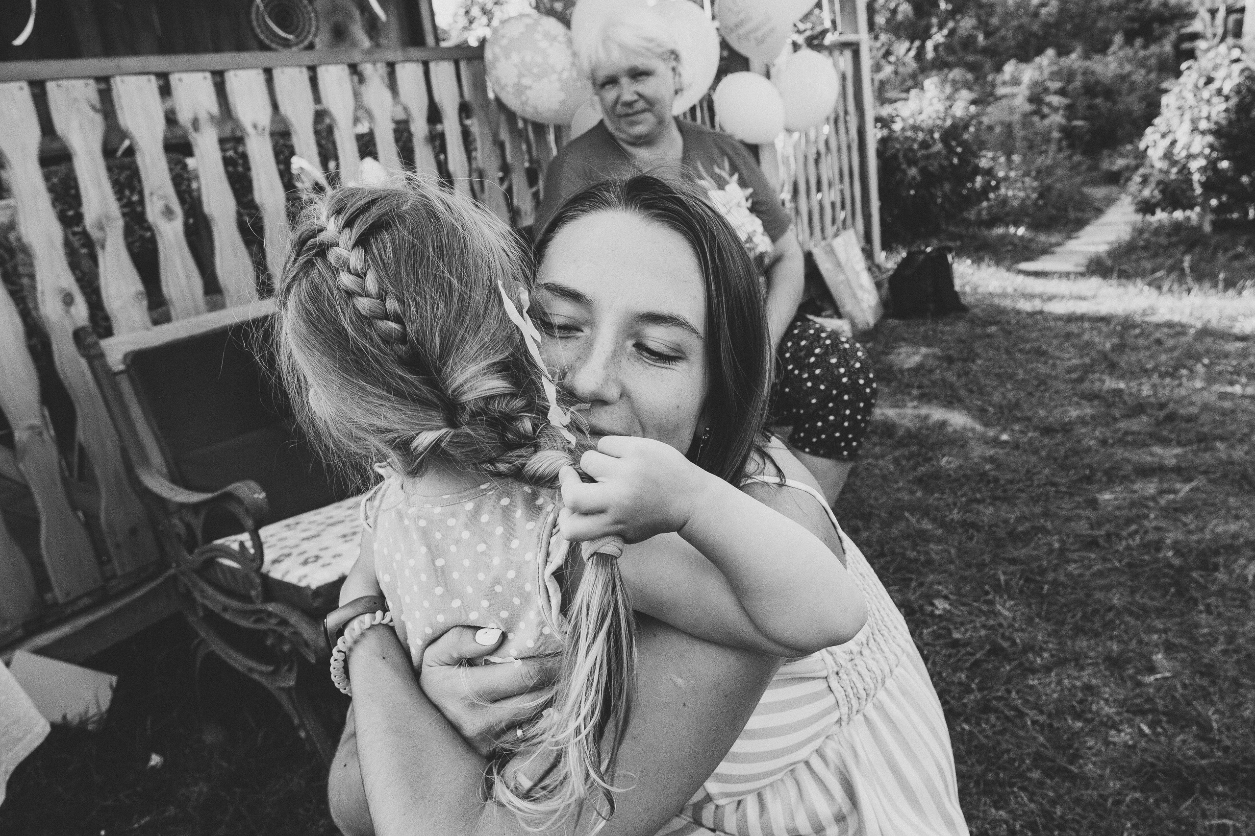 Ульяше 5 лет. Дачный деньрожденский день. Семейный фотограф, фотограф родов, репортажей фотограф в Санкт-Петербу