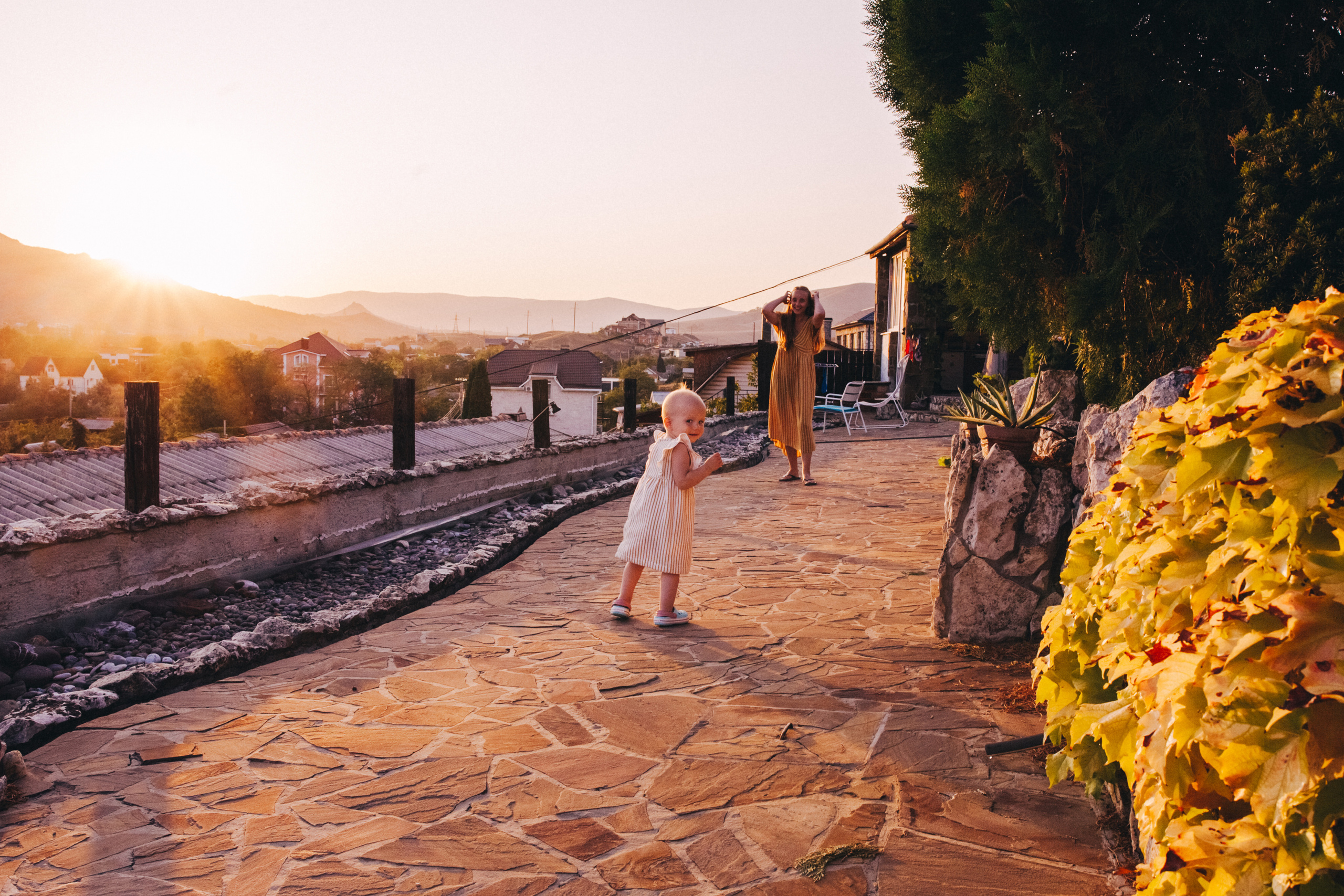 Маша и Соня. Отпуск в Крыму. Семейный фотограф, фотограф родов, репортажей фотограф в Санкт-Петербу