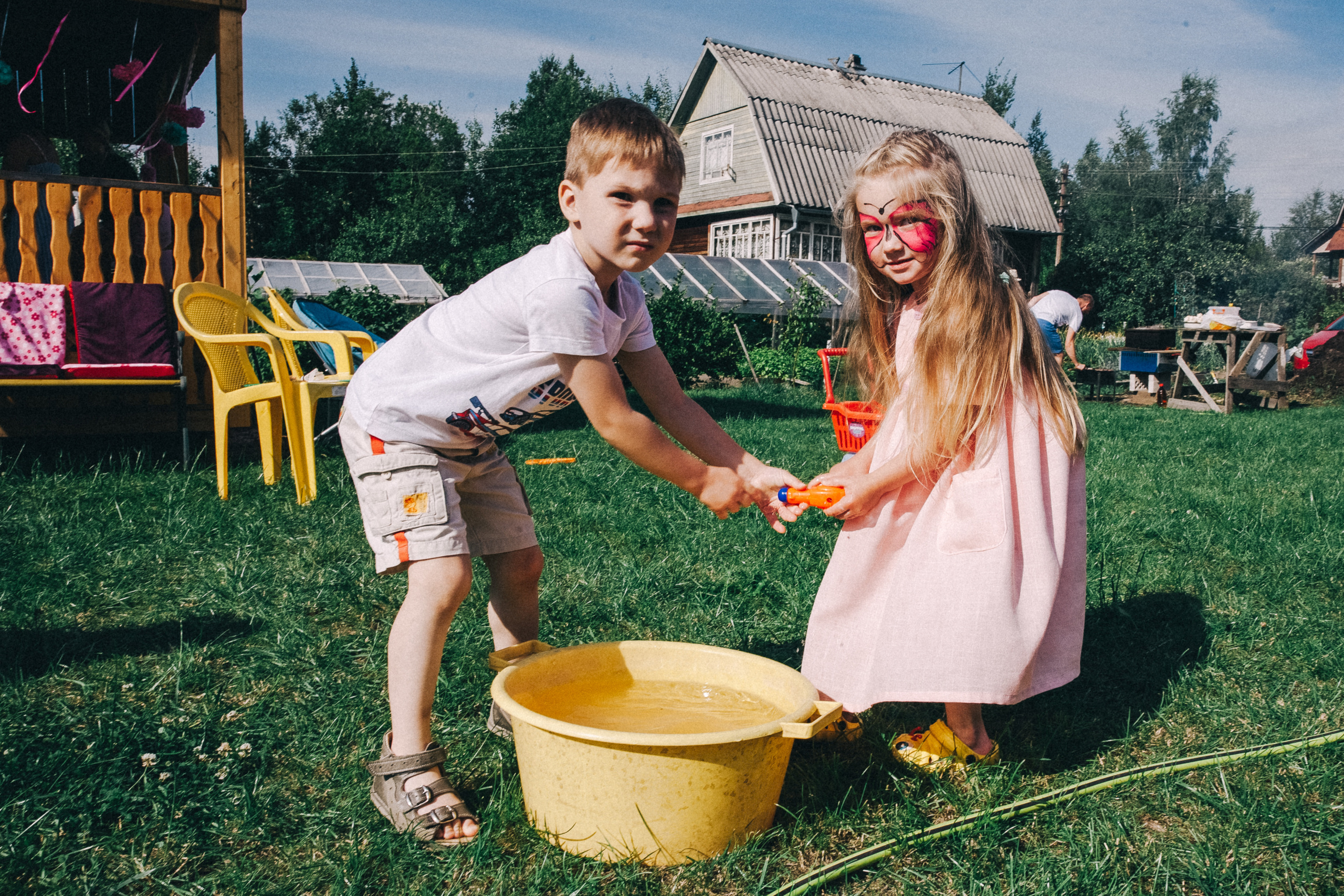 Ульяше 5 лет. Дачный деньрожденский день. Семейный фотограф, фотограф родов, репортажей фотограф в Санкт-Петербу