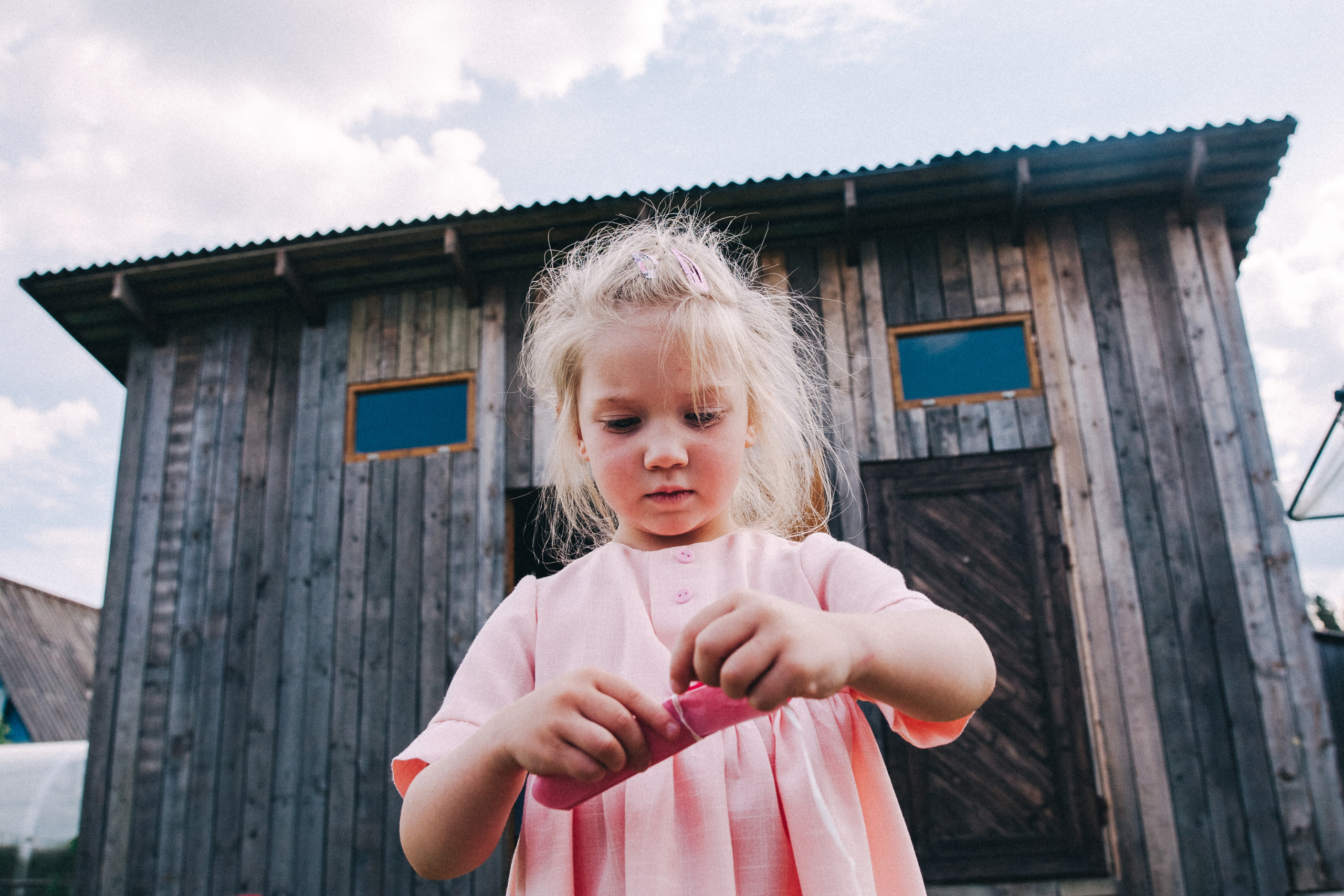Ульяше 5 лет. Дачный деньрожденский день. Семейный фотограф, фотограф родов, репортажей фотограф в Санкт-Петербу
