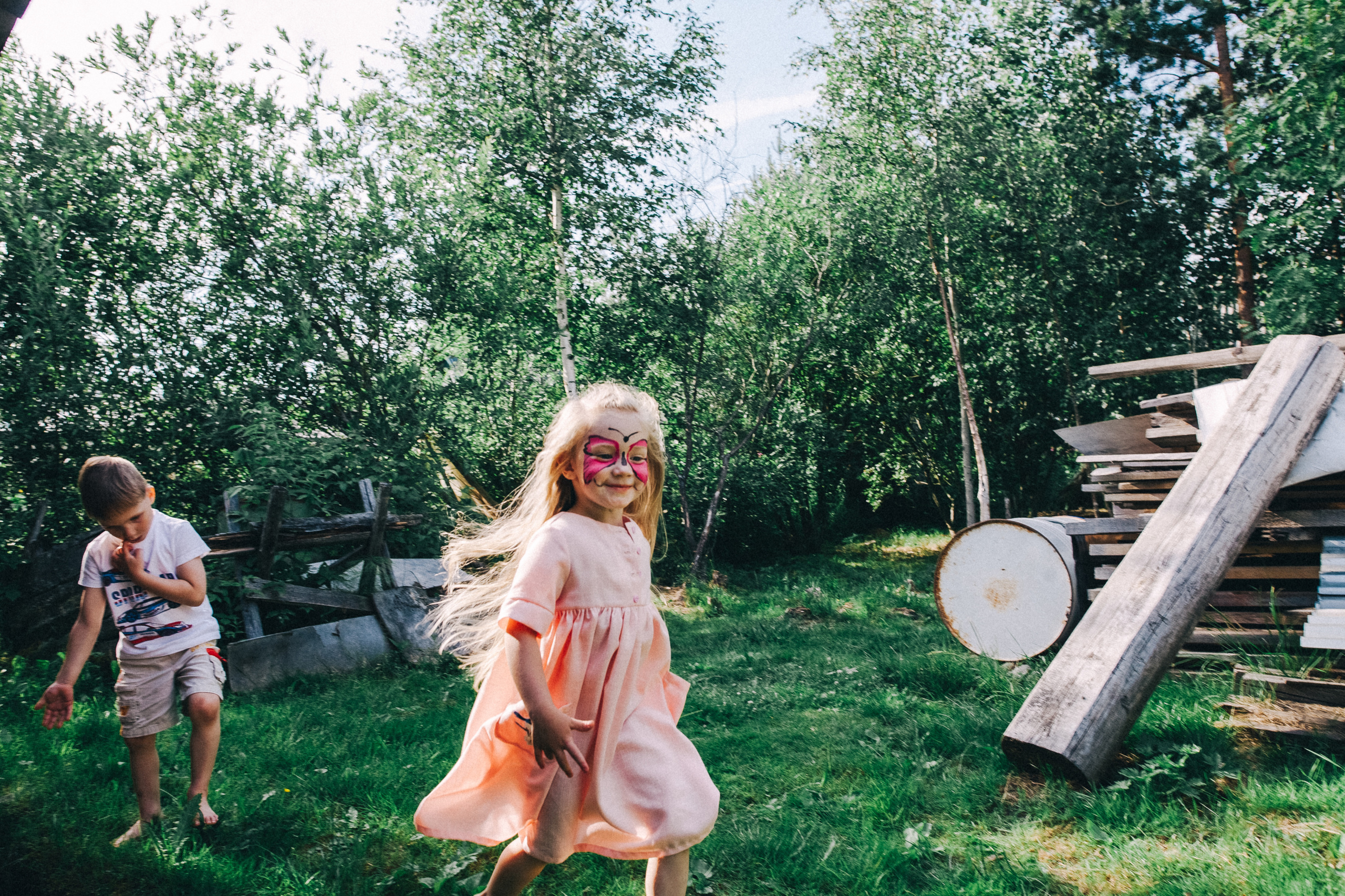 Ульяше 5 лет. Дачный деньрожденский день. Семейный фотограф, фотограф родов, репортажей фотограф в Санкт-Петербу
