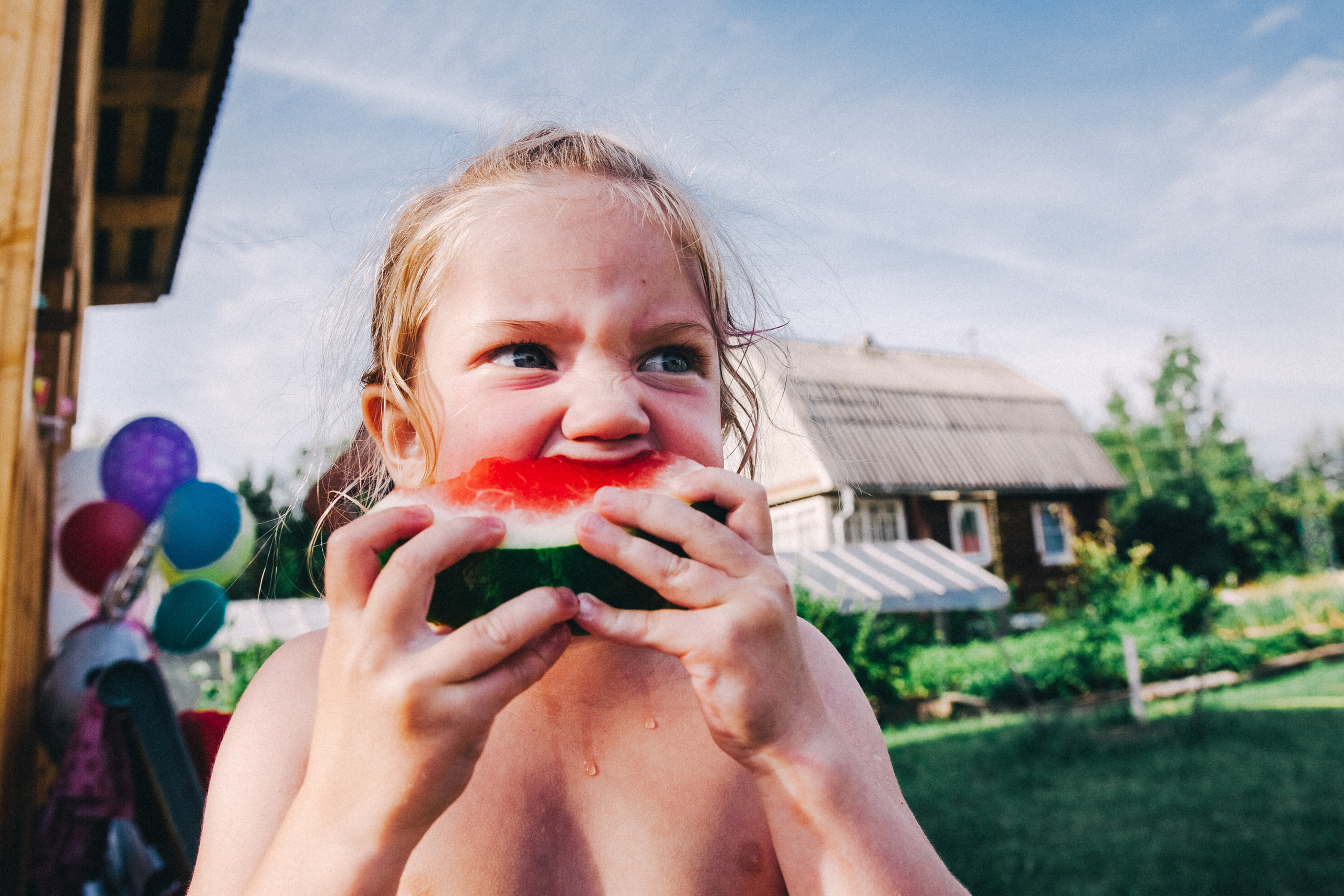 Ульяше 5 лет. Дачный деньрожденский день. Семейный фотограф, фотограф родов, репортажей фотограф в Санкт-Петербу