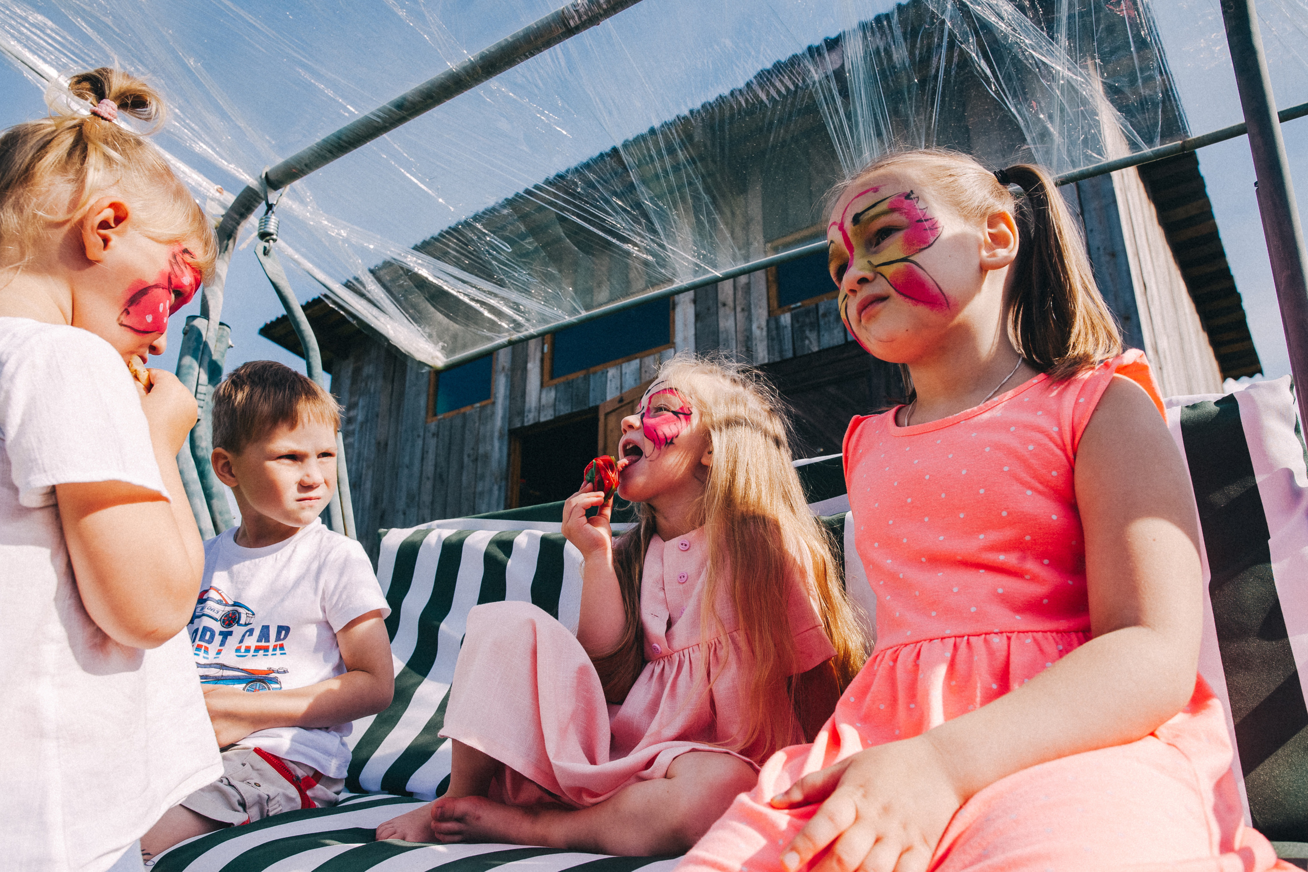 Ульяше 5 лет. Дачный деньрожденский день. Семейный фотограф, фотограф родов, репортажей фотограф в Санкт-Петербу