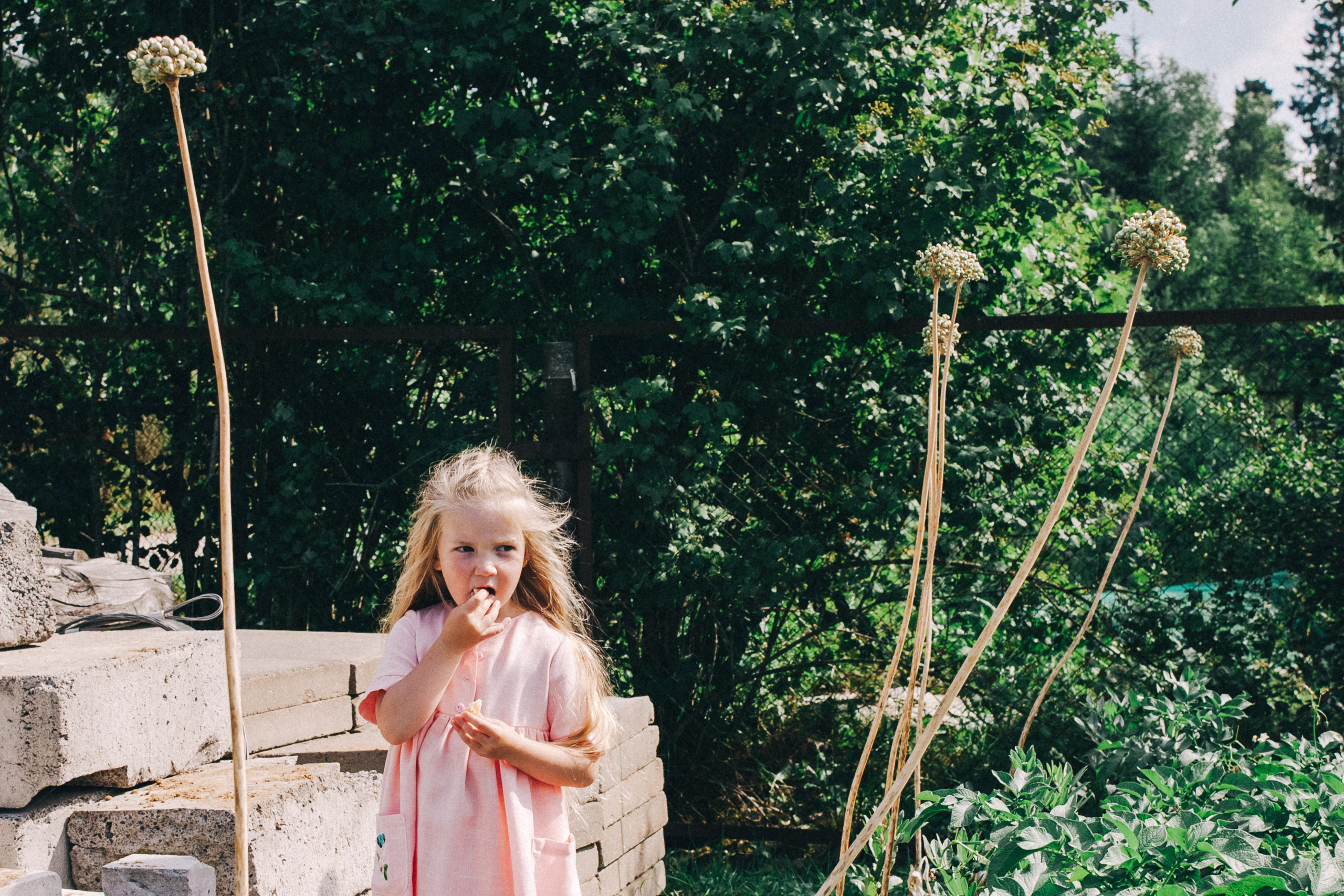 Ульяше 5 лет. Дачный деньрожденский день. Семейный фотограф, фотограф родов, репортажей фотограф в Санкт-Петербу