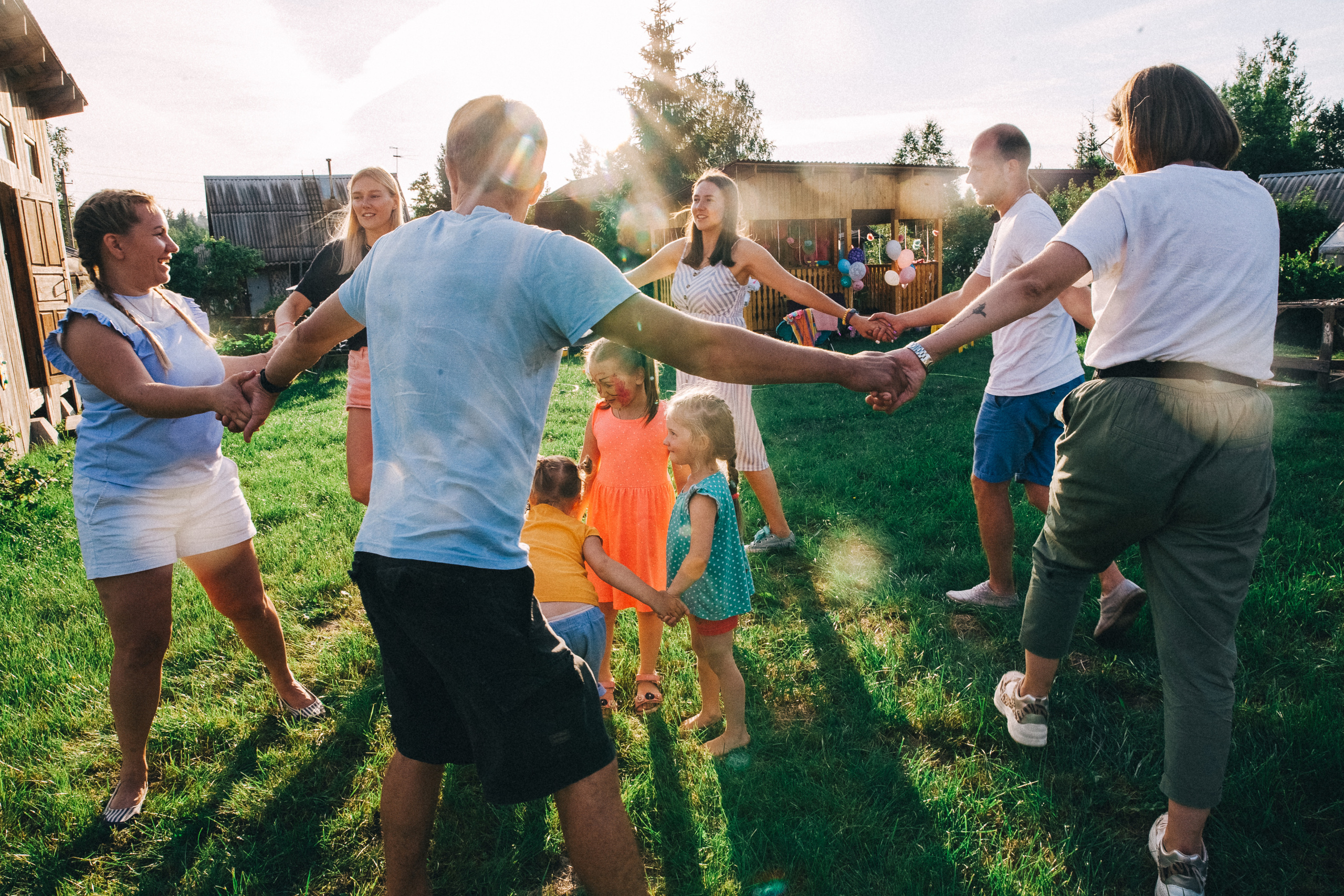 Ульяше 5 лет. Дачный деньрожденский день. Семейный фотограф, фотограф родов, репортажей фотограф в Санкт-Петербу