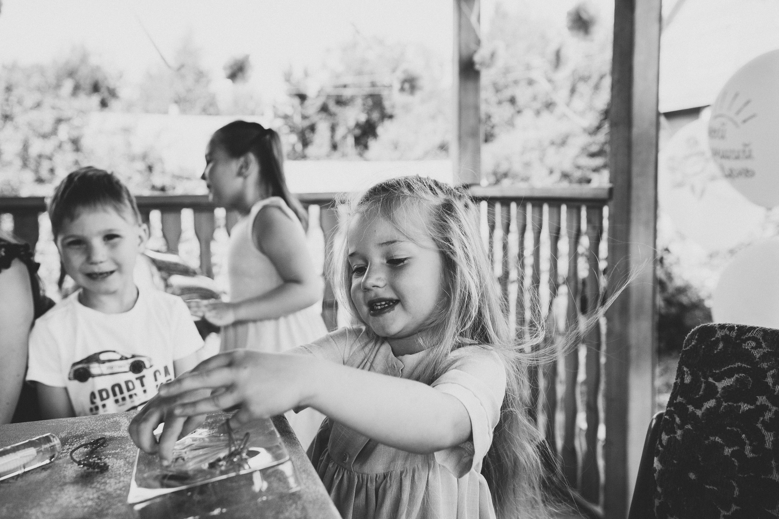 Ульяше 5 лет. Дачный деньрожденский день. Семейный фотограф, фотограф родов, репортажей фотограф в Санкт-Петербу