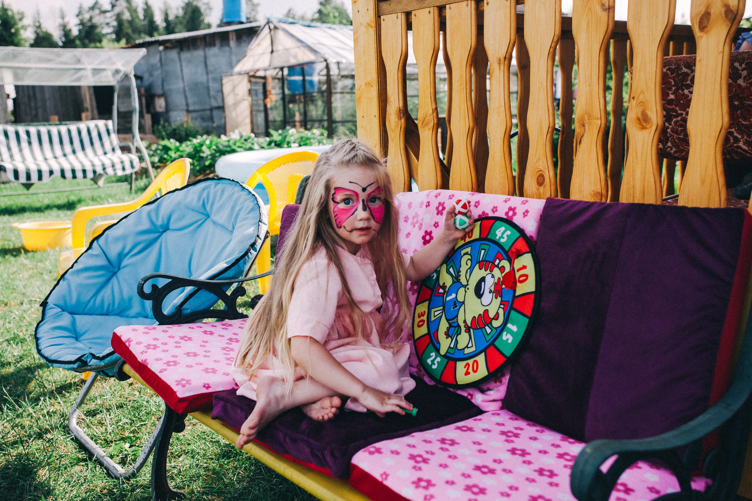 Ульяше 5 лет. Дачный деньрожденский день. Семейный фотограф, фотограф родов, репортажей фотограф в Санкт-Петербу