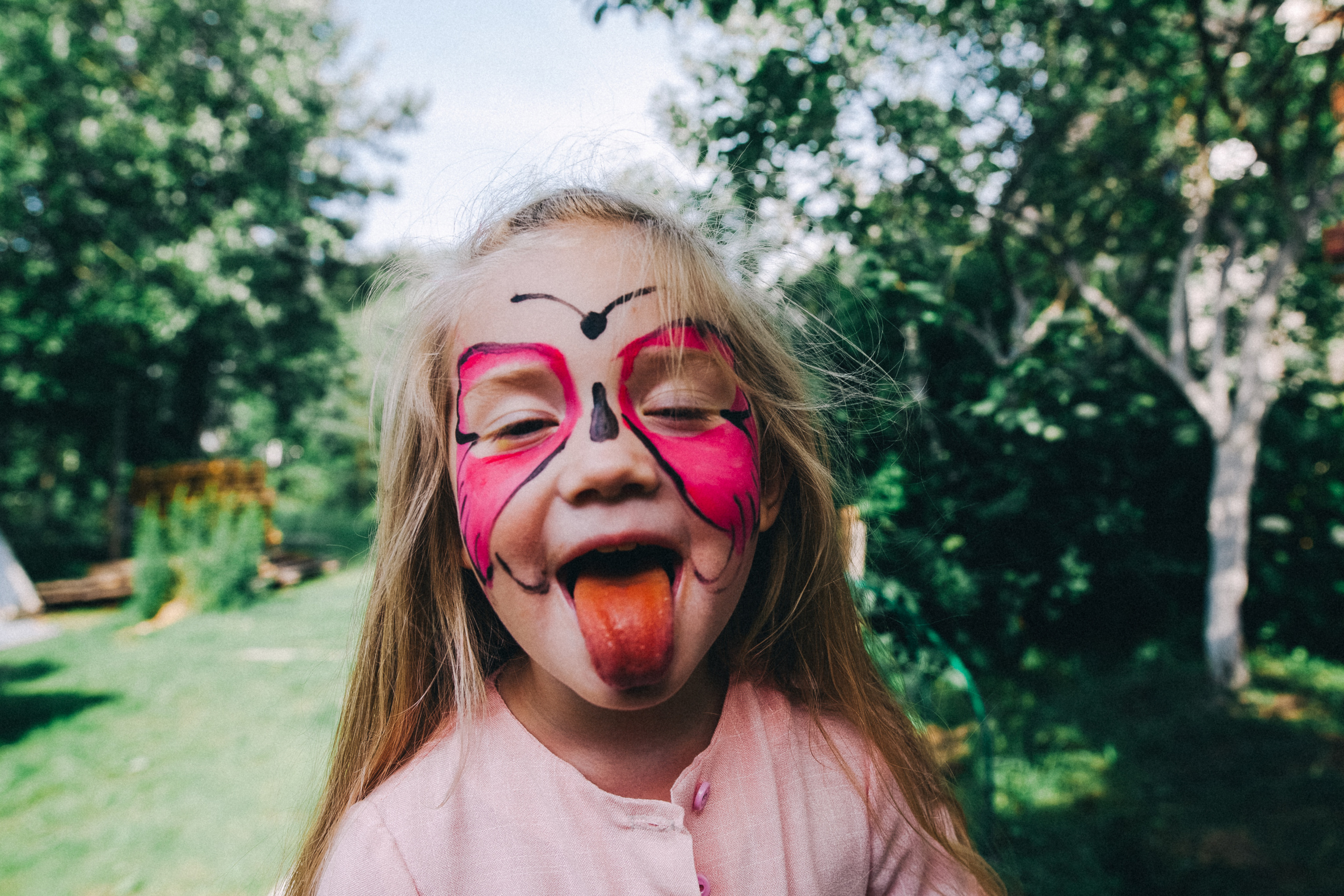 Ульяше 5 лет. Дачный деньрожденский день. Семейный фотограф, фотограф родов, репортажей фотограф в Санкт-Петербу