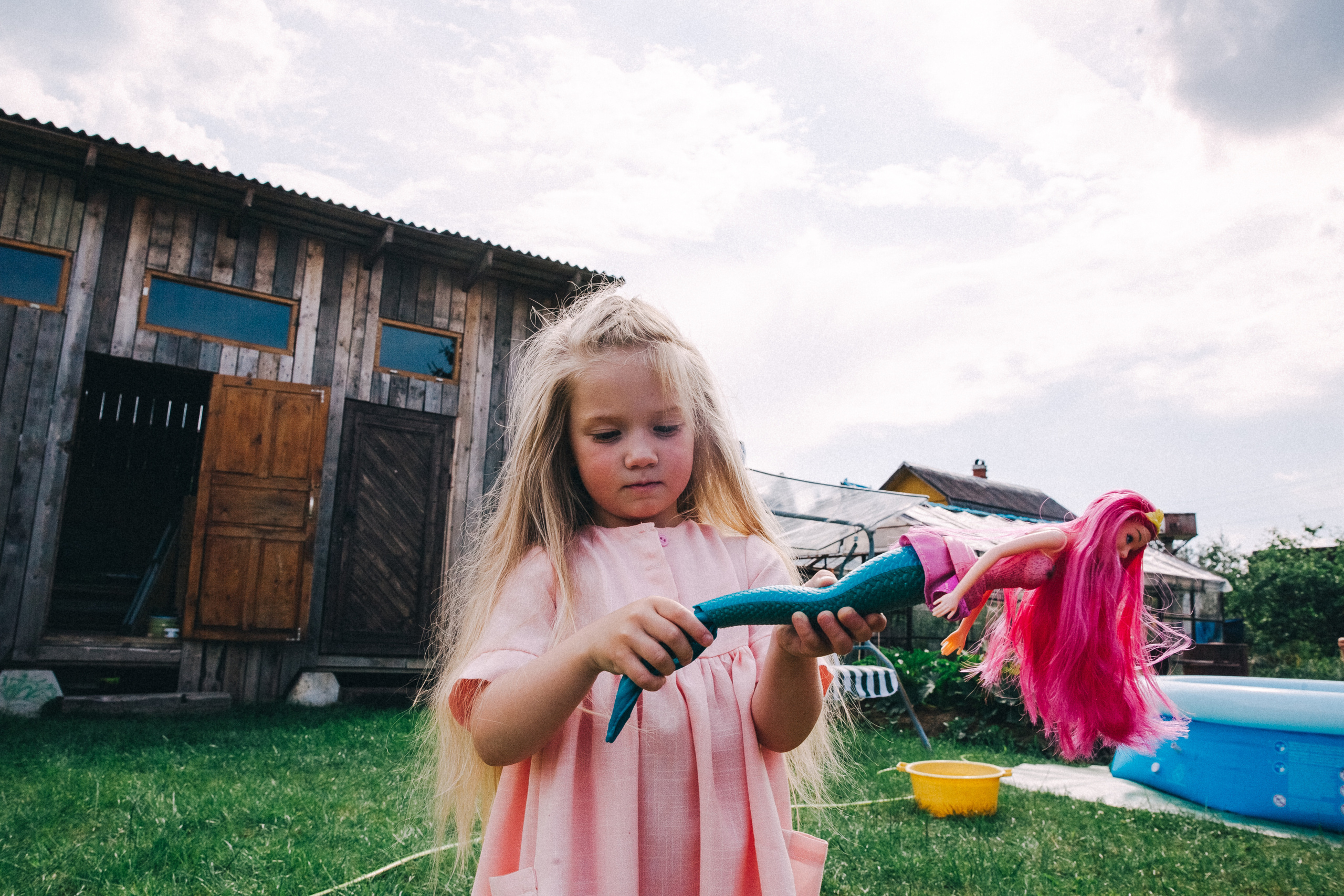 Ульяше 5 лет. Дачный деньрожденский день. Семейный фотограф, фотограф родов, репортажей фотограф в Санкт-Петербу