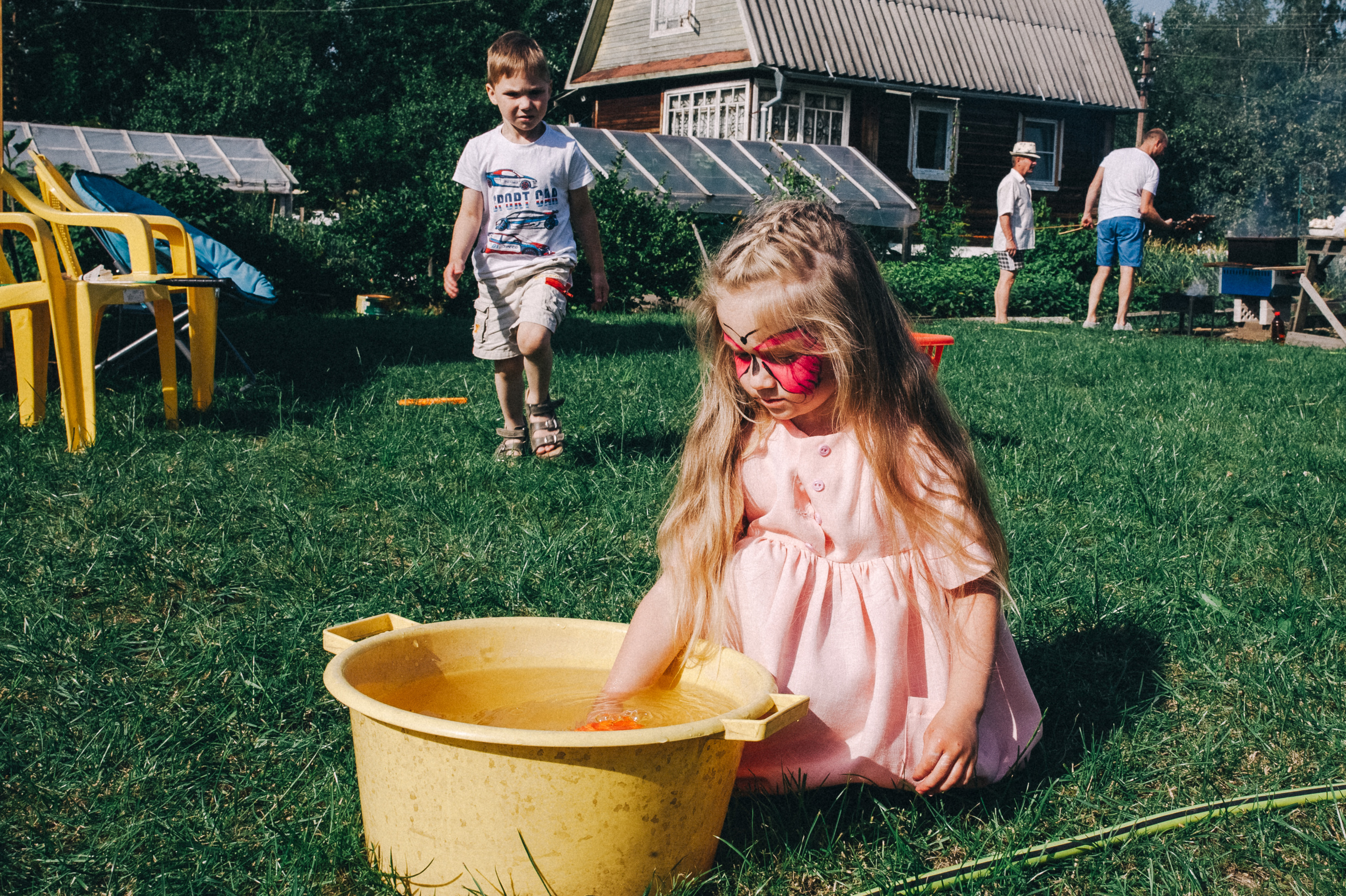 Ульяше 5 лет. Дачный деньрожденский день. Семейный фотограф, фотограф родов, репортажей фотограф в Санкт-Петербу