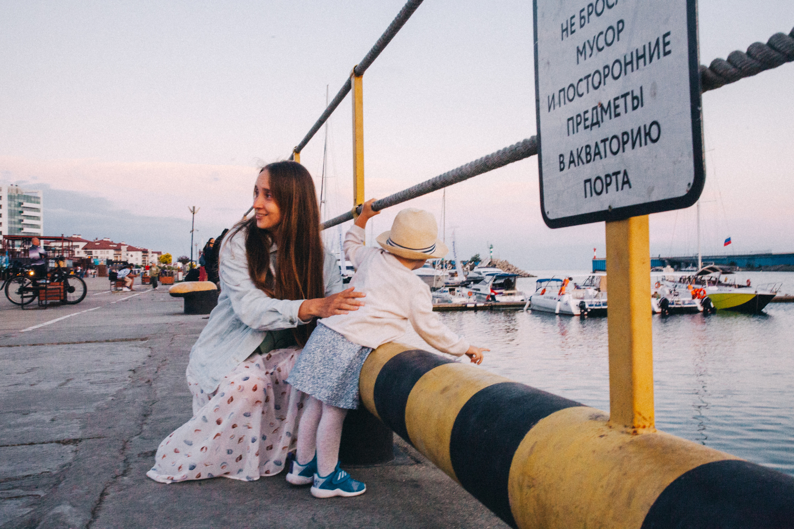 Вася, Маша, Соня. Отпуск в Адлере. Семейный фотограф, фотограф родов, репортажей фотограф в Санкт-Петербу