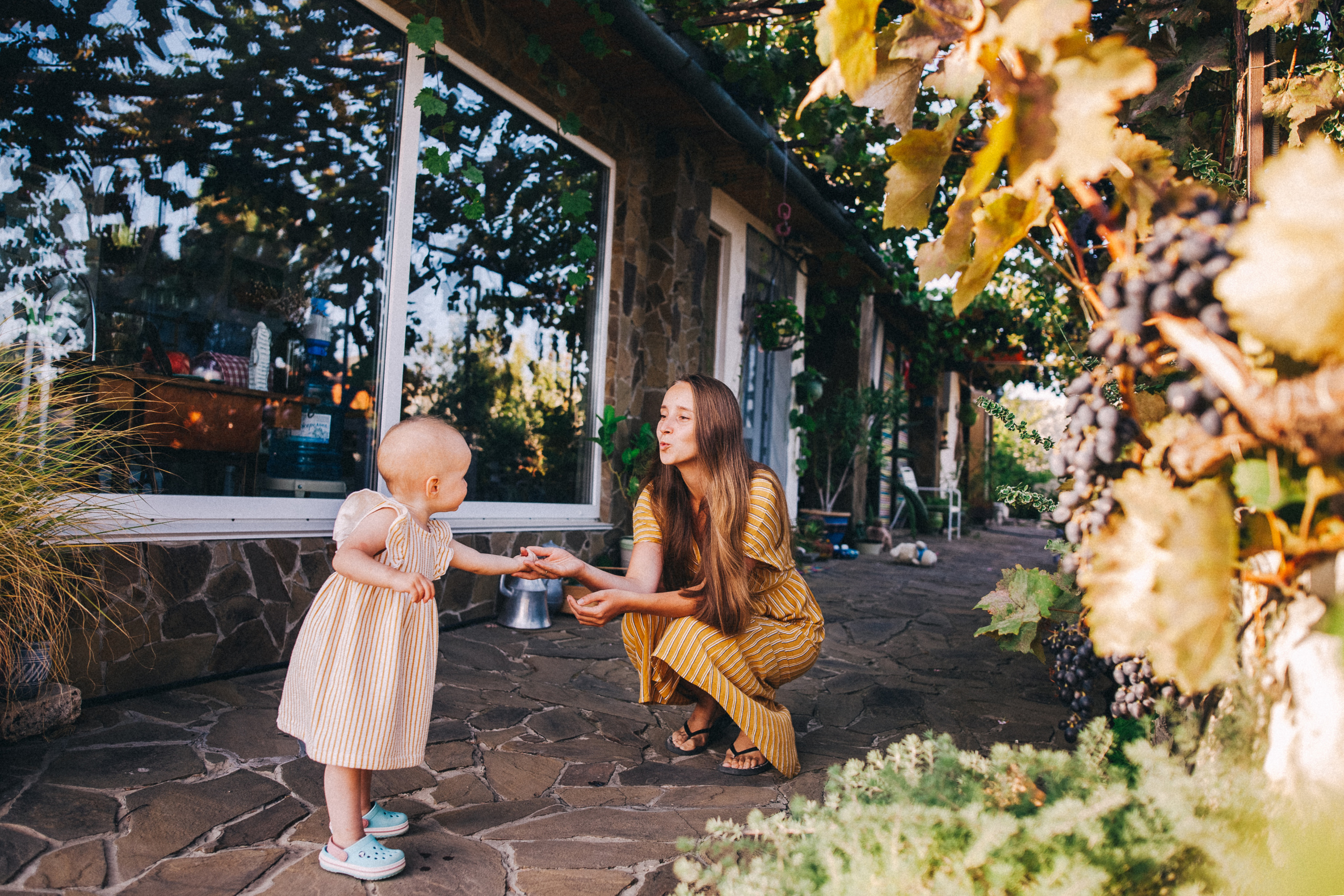 Маша и Соня. Отпуск в Крыму. Семейный фотограф, фотограф родов, репортажей фотограф в Санкт-Петербу