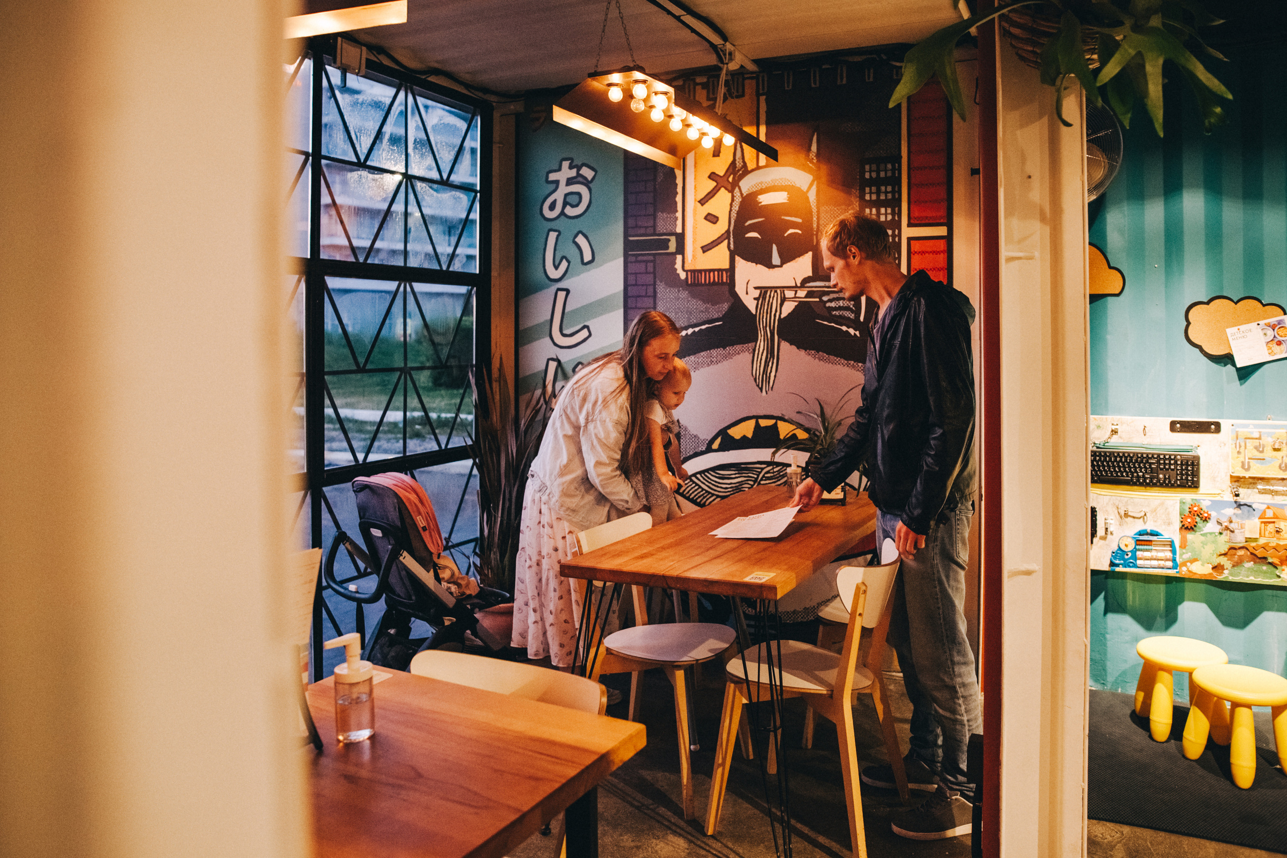 Вася, Маша, Соня. Отпуск в Адлере. Семейный фотограф, фотограф родов, репортажей фотограф в Санкт-Петербу