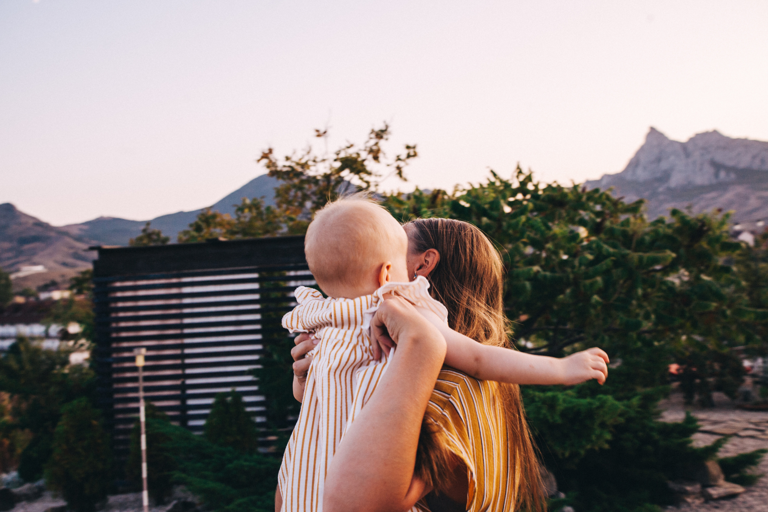Маша и Соня. Отпуск в Крыму. Семейный фотограф, фотограф родов, репортажей фотограф в Санкт-Петербу