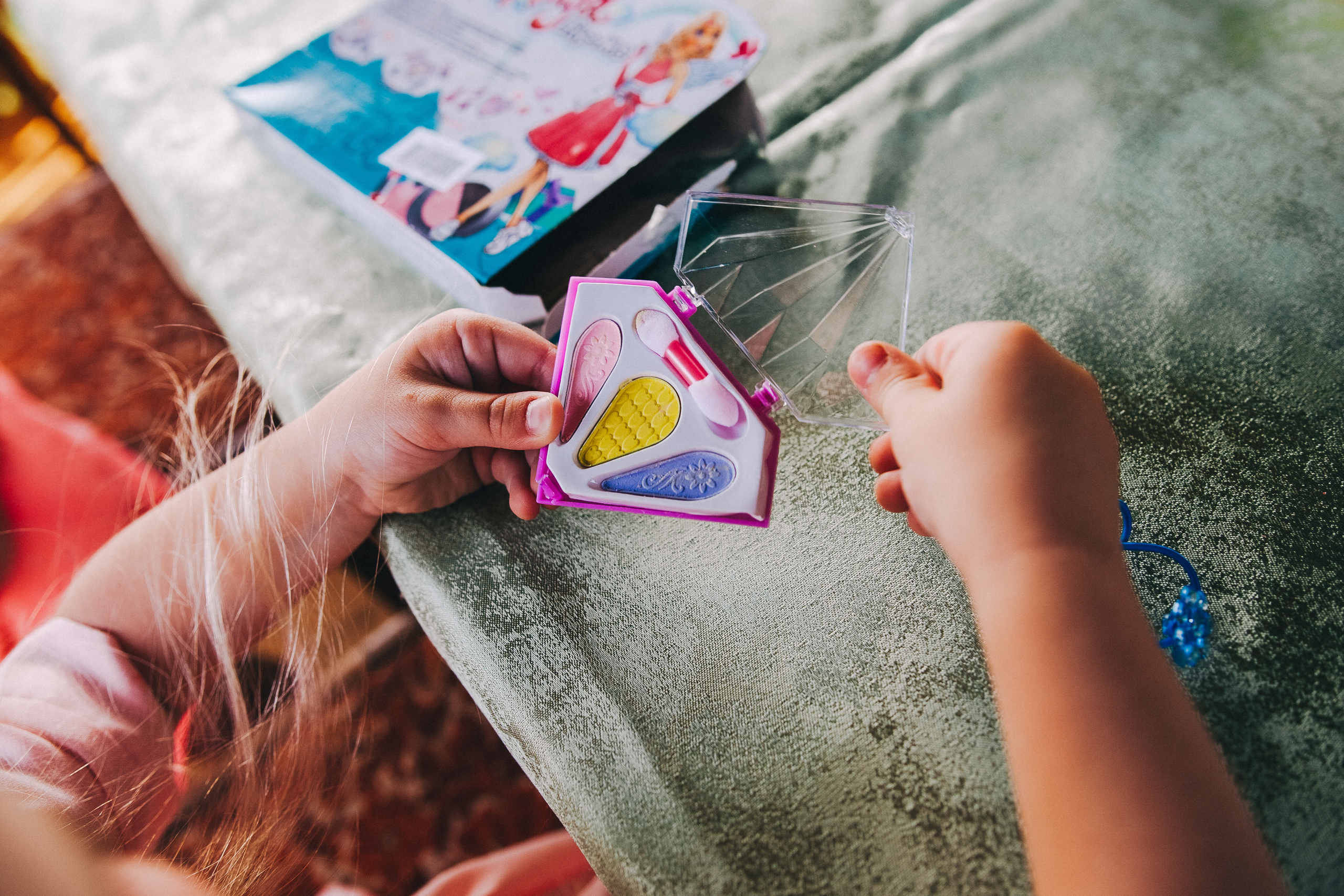 Ульяше 5 лет. Дачный деньрожденский день. Семейный фотограф, фотограф родов, репортажей фотограф в Санкт-Петербу