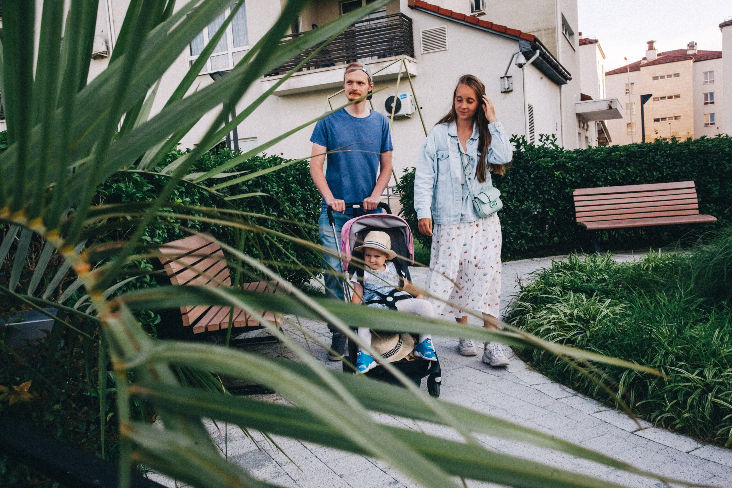 Вася, Маша, Соня. Отпуск в Адлере. Семейный фотограф, фотограф родов, репортажей фотограф в Санкт-Петербу