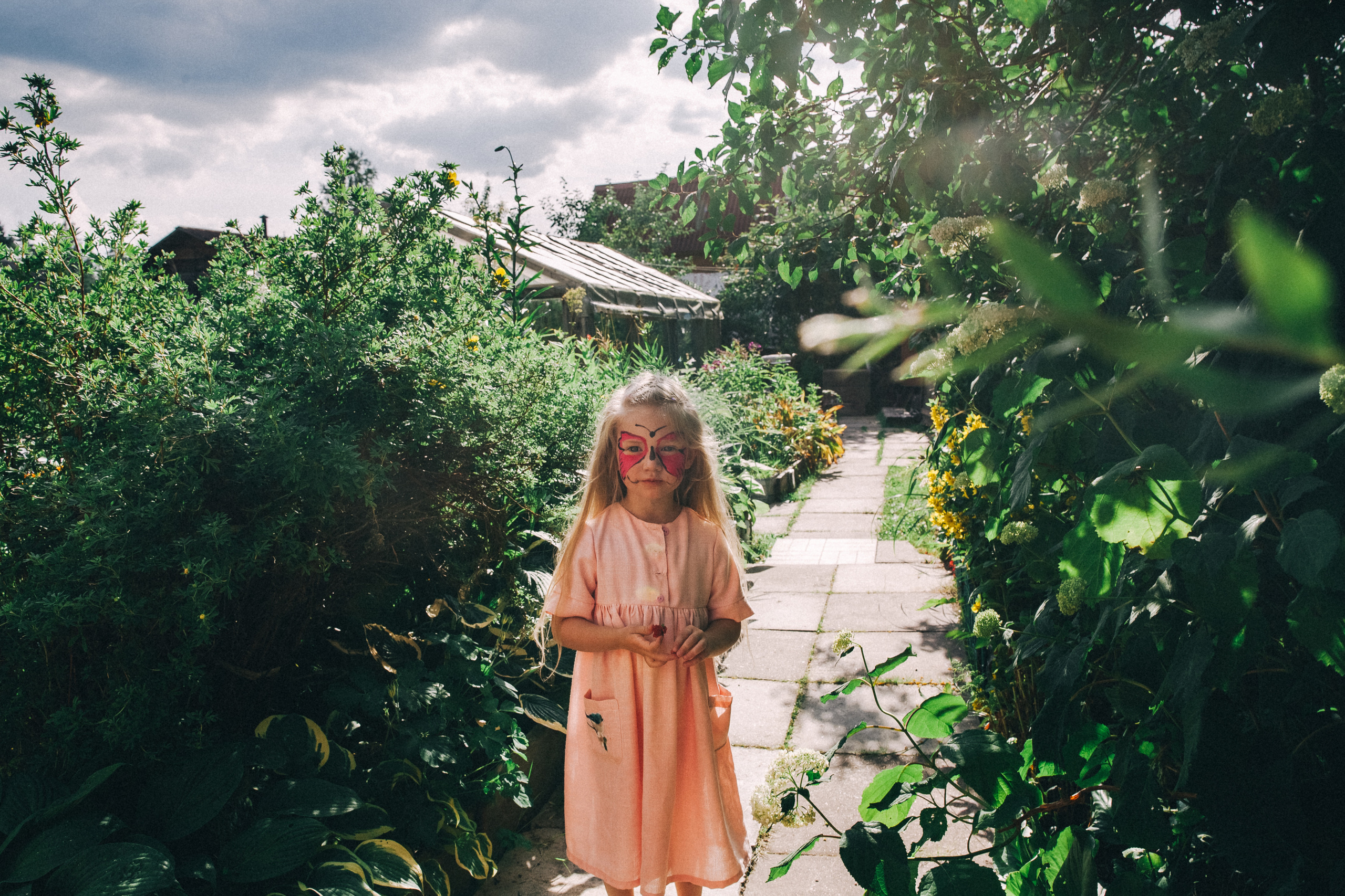 Ульяше 5 лет. Дачный деньрожденский день. Семейный фотограф, фотограф родов, репортажей фотограф в Санкт-Петербу