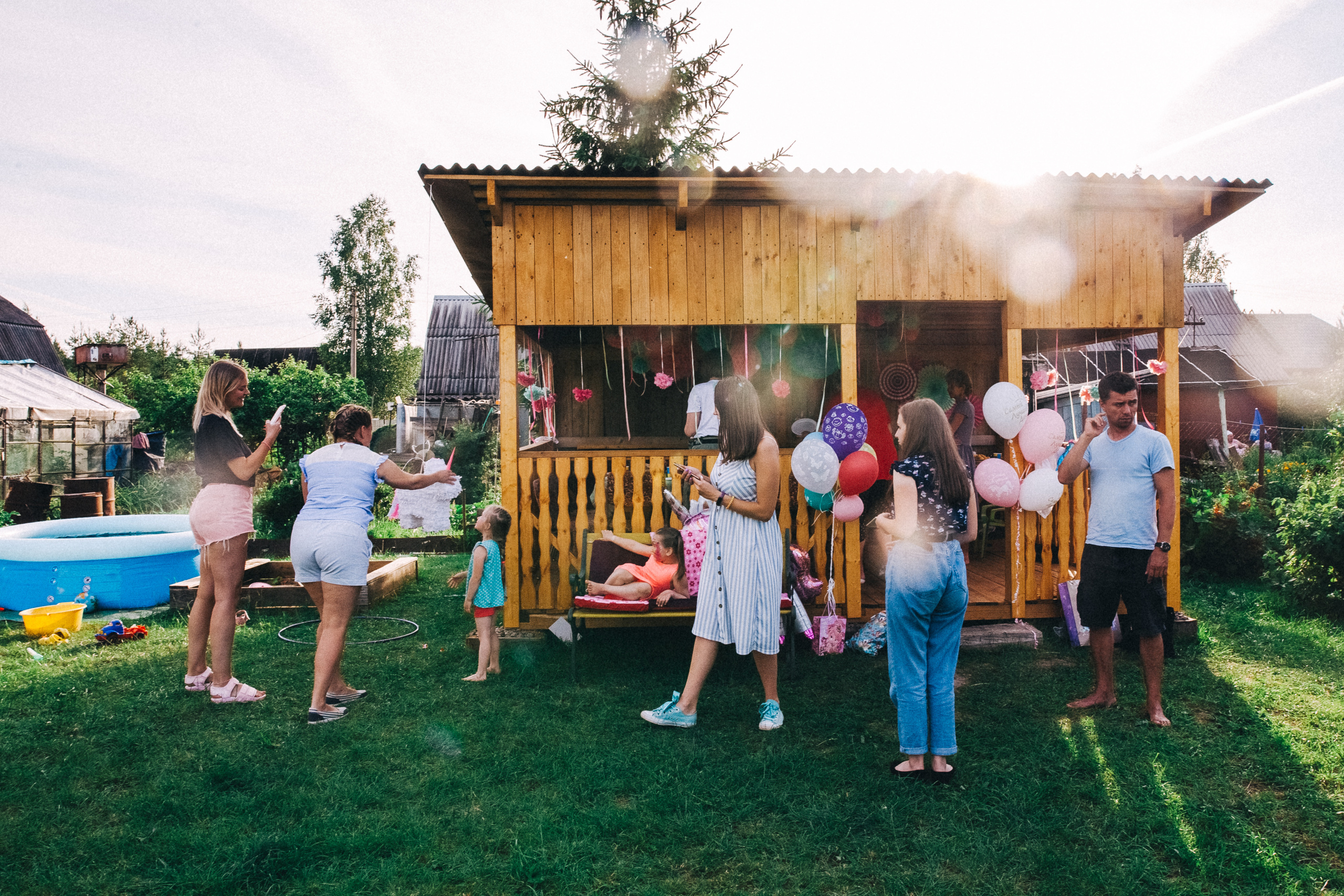 Ульяше 5 лет. Дачный деньрожденский день. Семейный фотограф, фотограф родов, репортажей фотограф в Санкт-Петербу