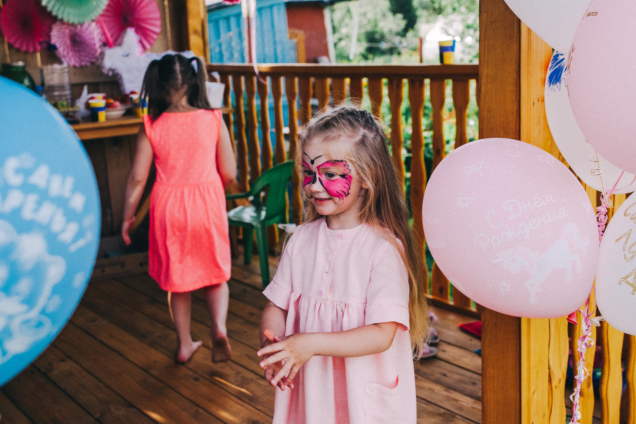 Ульяше 5 лет. Дачный деньрожденский день. Семейный фотограф, фотограф родов, репортажей фотограф в Санкт-Петербу