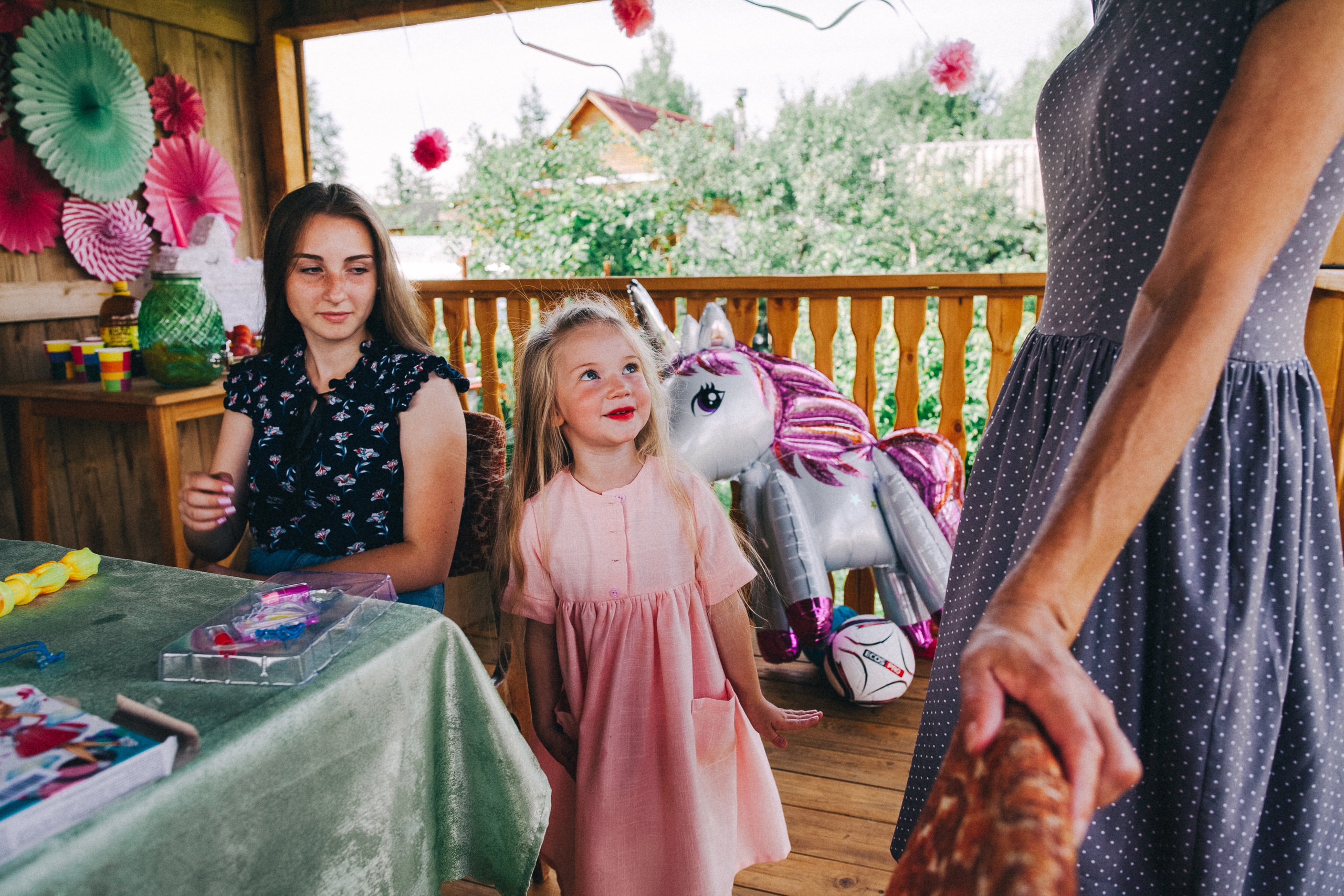 Ульяше 5 лет. Дачный деньрожденский день. Семейный фотограф, фотограф родов, репортажей фотограф в Санкт-Петербу
