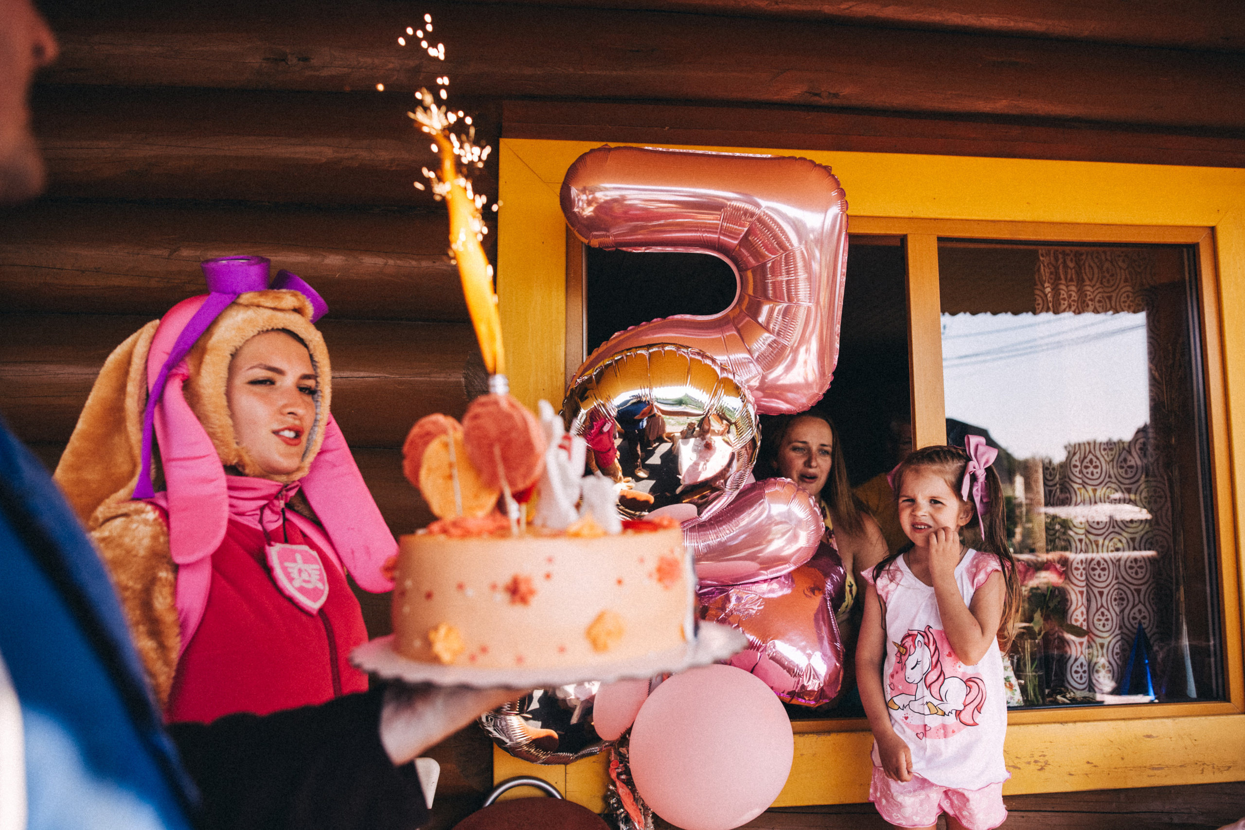 Есении 5 лет. ДР на даче. Семейный фотограф, фотограф родов, репортажей фотограф в Санкт-Петербу