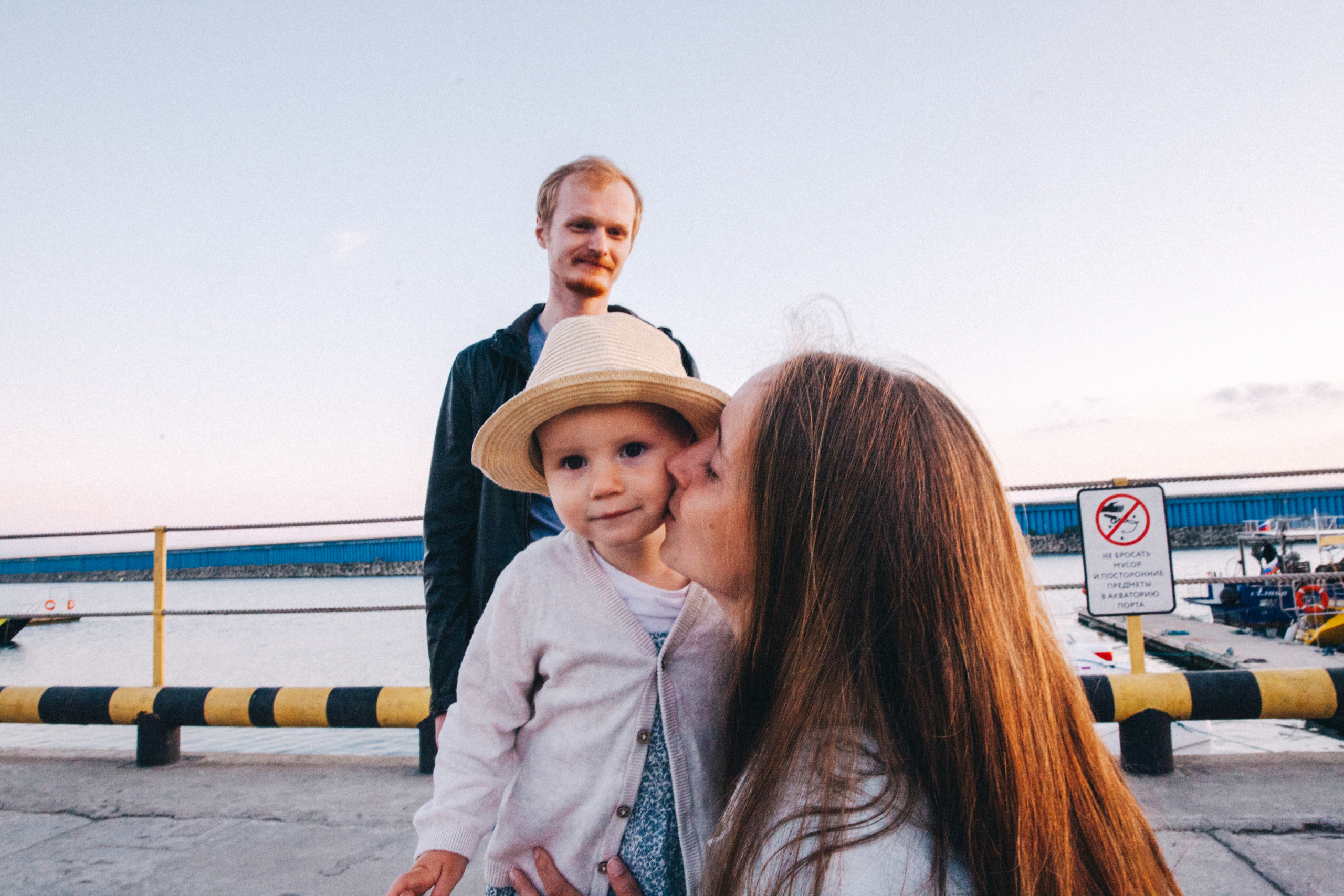 Вася, Маша, Соня. Отпуск в Адлере. Семейный фотограф, фотограф родов, репортажей фотограф в Санкт-Петербу