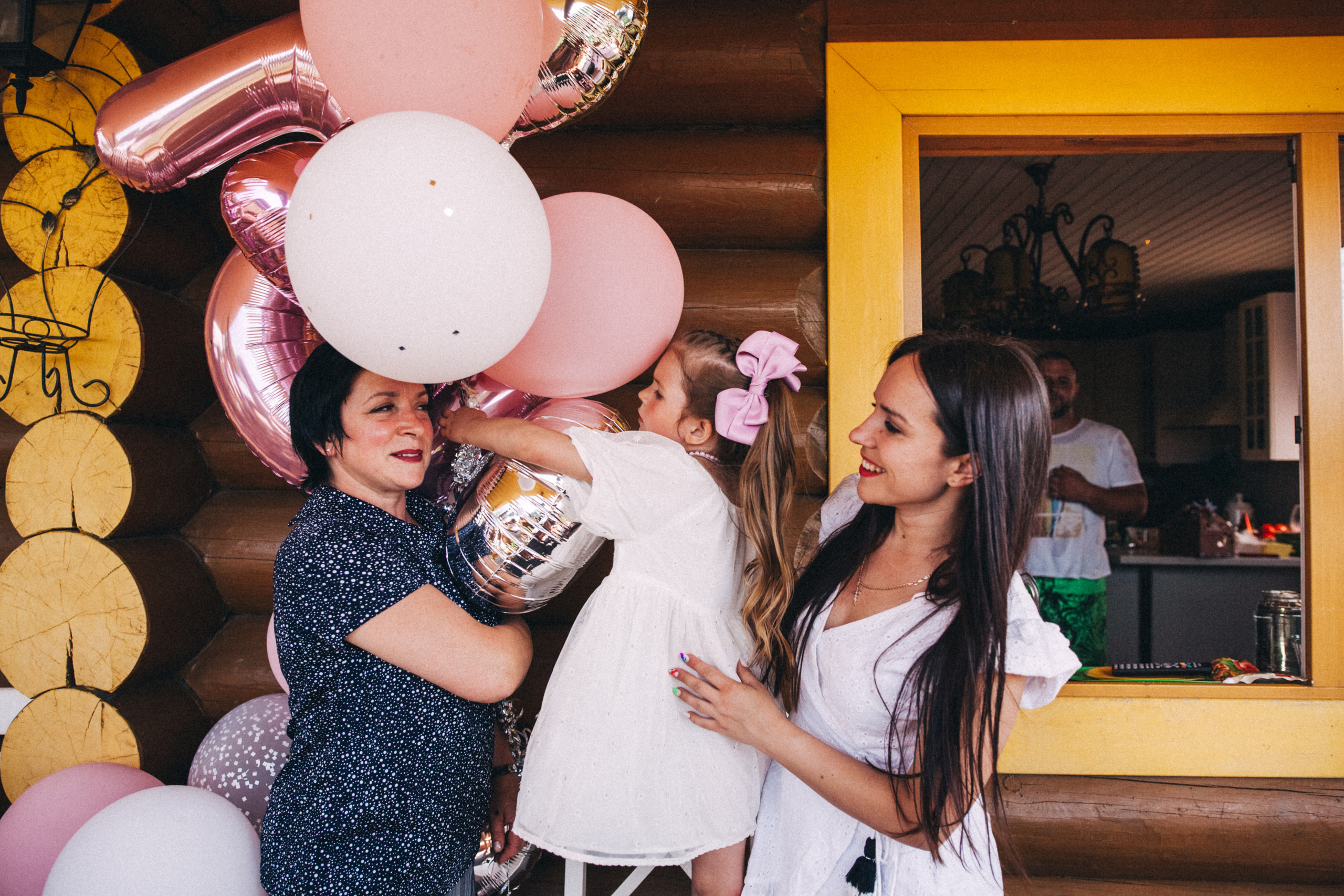 Есении 5 лет. ДР на даче. Семейный фотограф, фотограф родов, репортажей фотограф в Санкт-Петербу