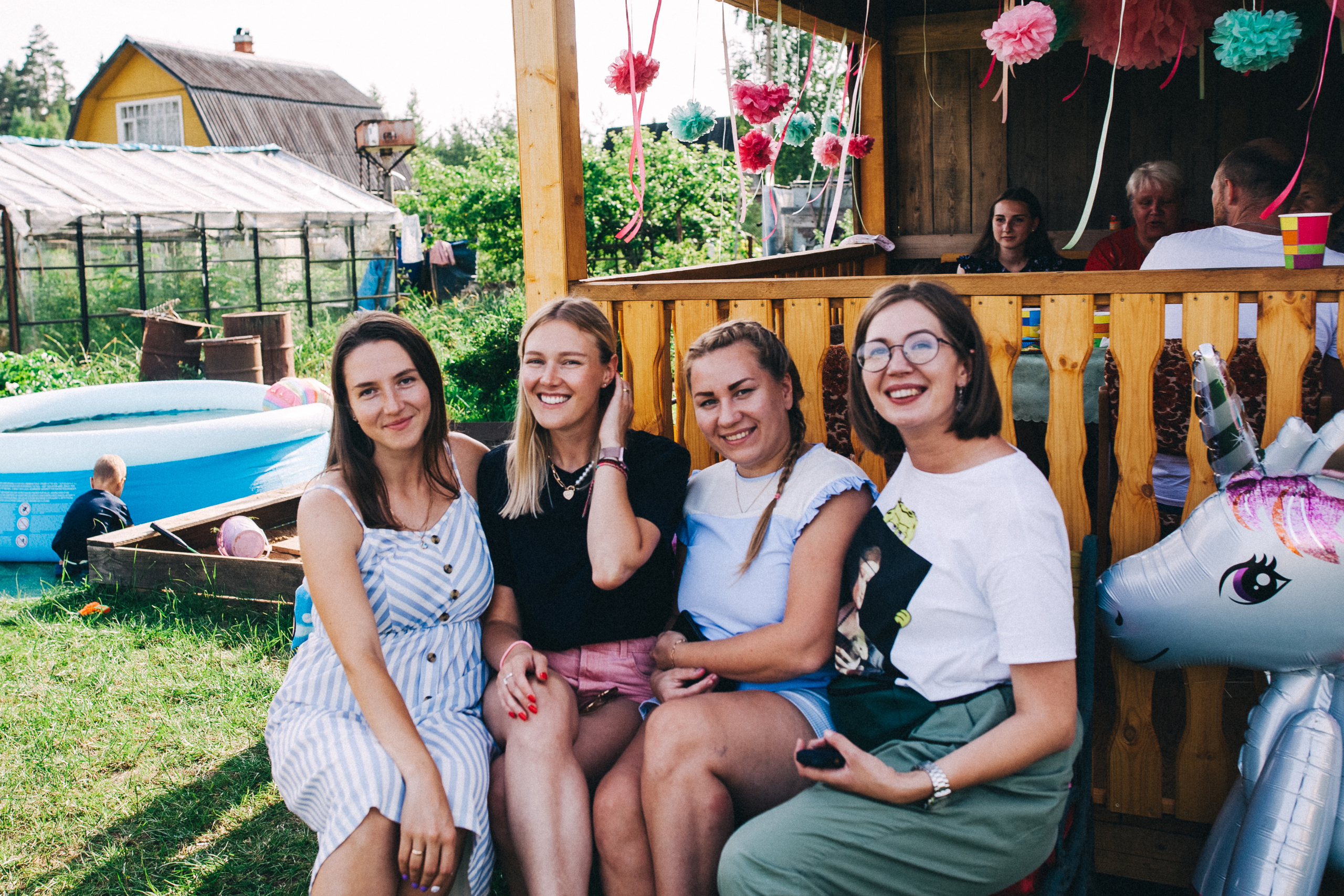 Ульяше 5 лет. Дачный деньрожденский день. Семейный фотограф, фотограф родов, репортажей фотограф в Санкт-Петербу