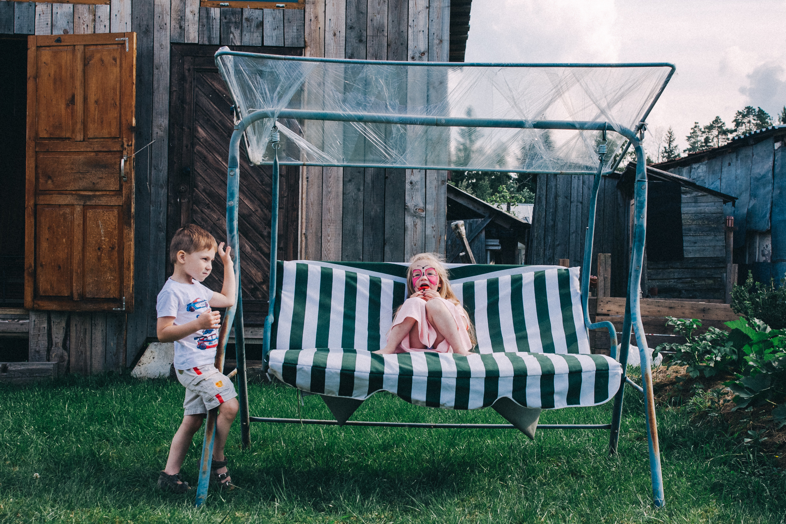 Ульяше 5 лет. Дачный деньрожденский день. Семейный фотограф, фотограф родов, репортажей фотограф в Санкт-Петербу
