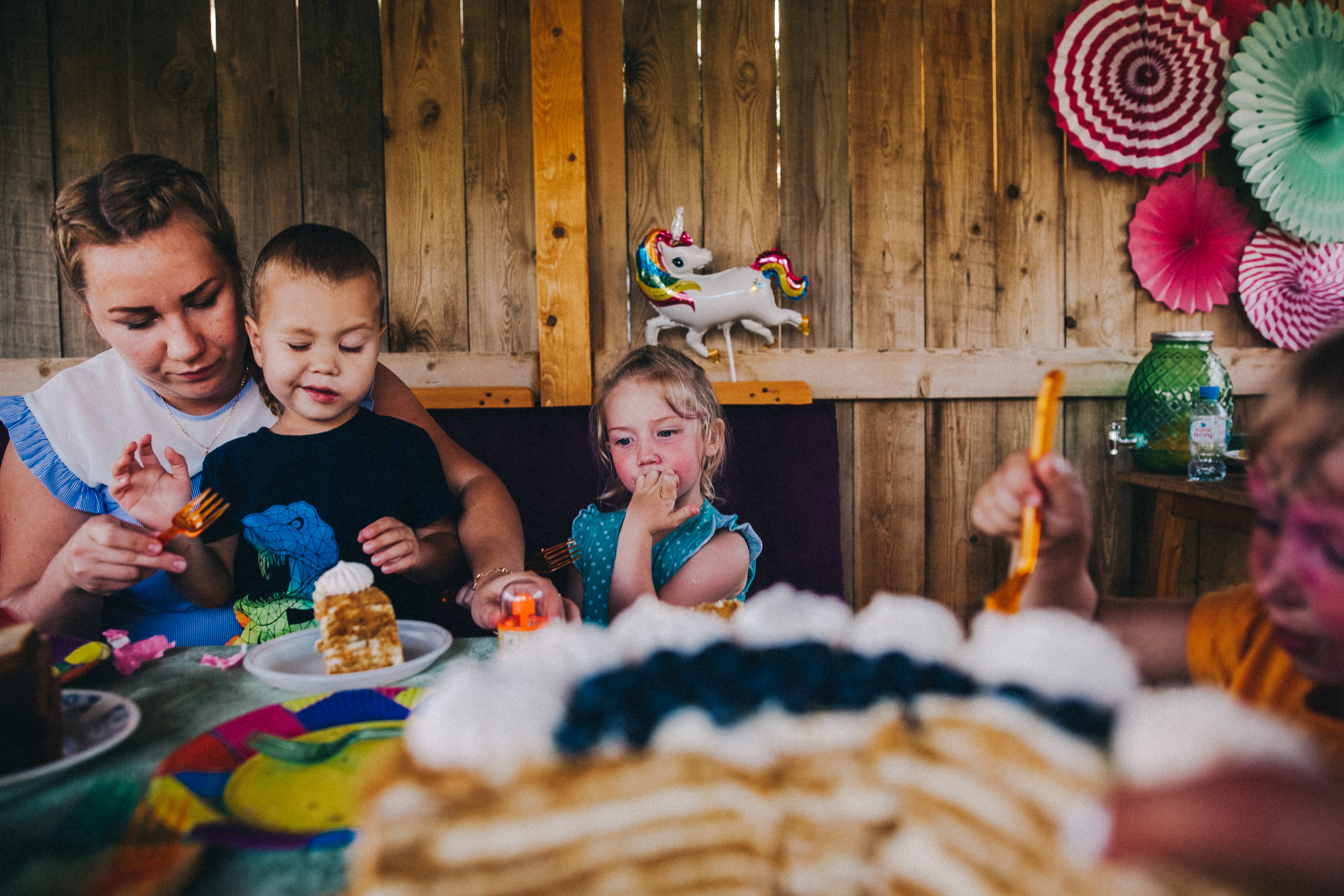 Ульяше 5 лет. Дачный деньрожденский день. Семейный фотограф, фотограф родов, репортажей фотограф в Санкт-Петербу