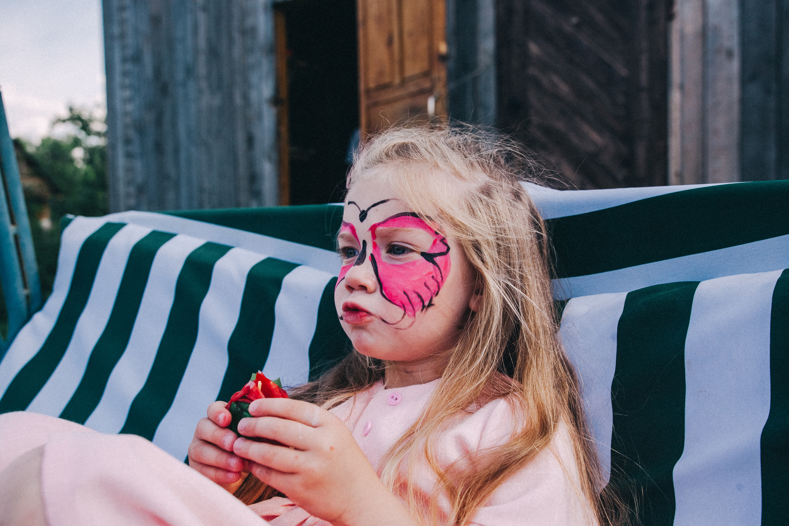 Ульяше 5 лет. Дачный деньрожденский день. Семейный фотограф, фотограф родов, репортажей фотограф в Санкт-Петербу
