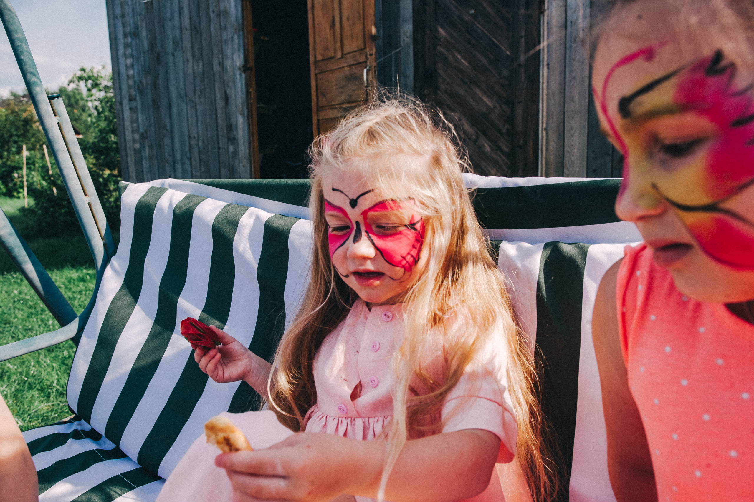 Ульяше 5 лет. Дачный деньрожденский день. Семейный фотограф, фотограф родов, репортажей фотограф в Санкт-Петербу