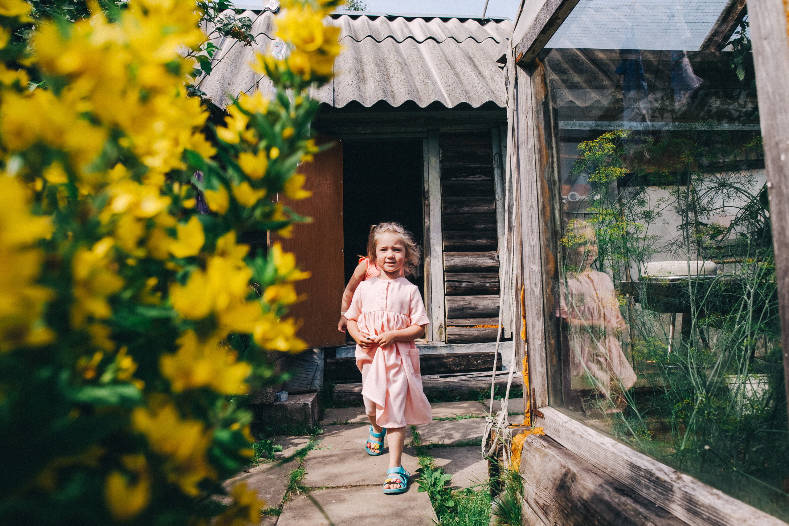 Ульяше 5 лет. Дачный деньрожденский день. Семейный фотограф, фотограф родов, репортажей фотограф в Санкт-Петербу