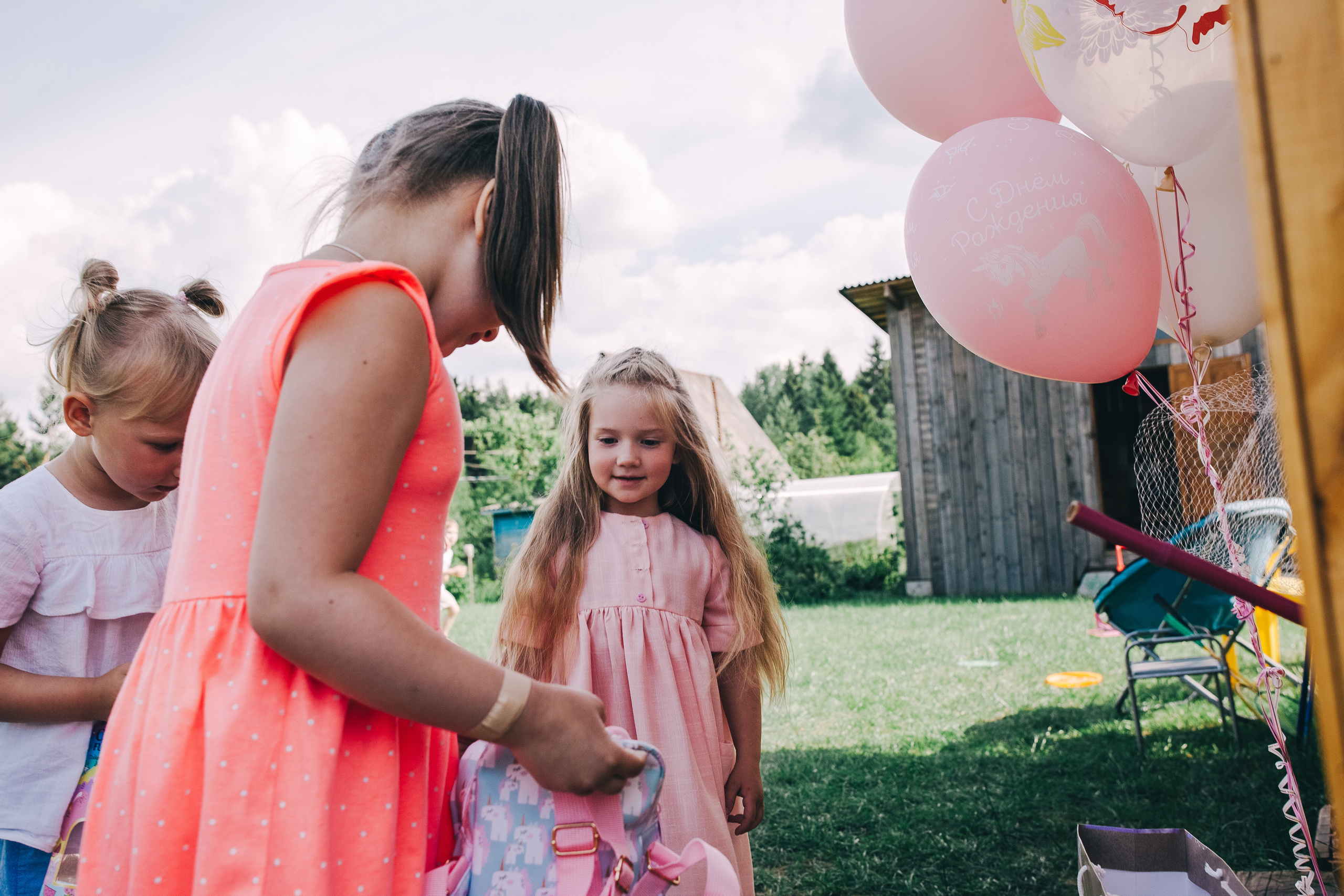 Ульяше 5 лет. Дачный деньрожденский день. Семейный фотограф, фотограф родов, репортажей фотограф в Санкт-Петербу
