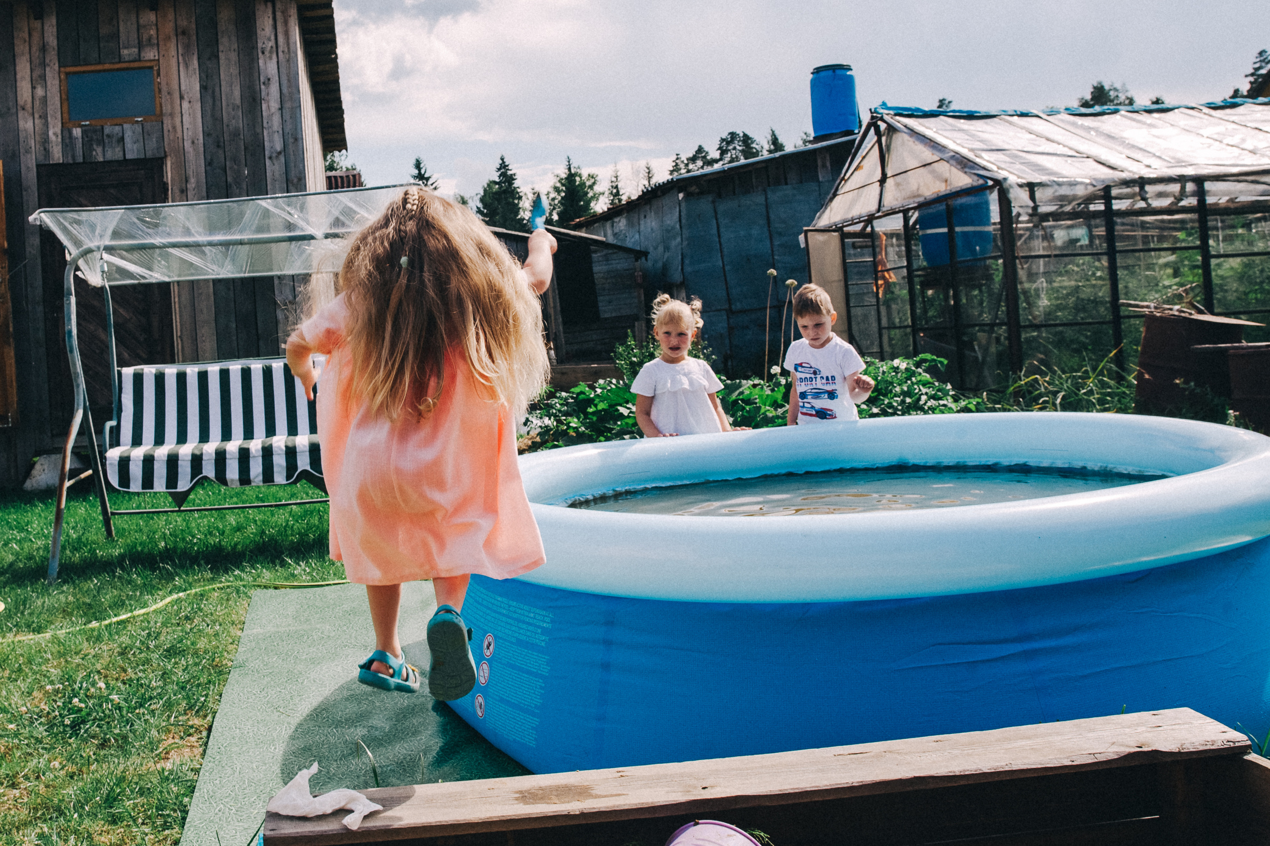 Ульяше 5 лет. Дачный деньрожденский день. Семейный фотограф, фотограф родов, репортажей фотограф в Санкт-Петербу