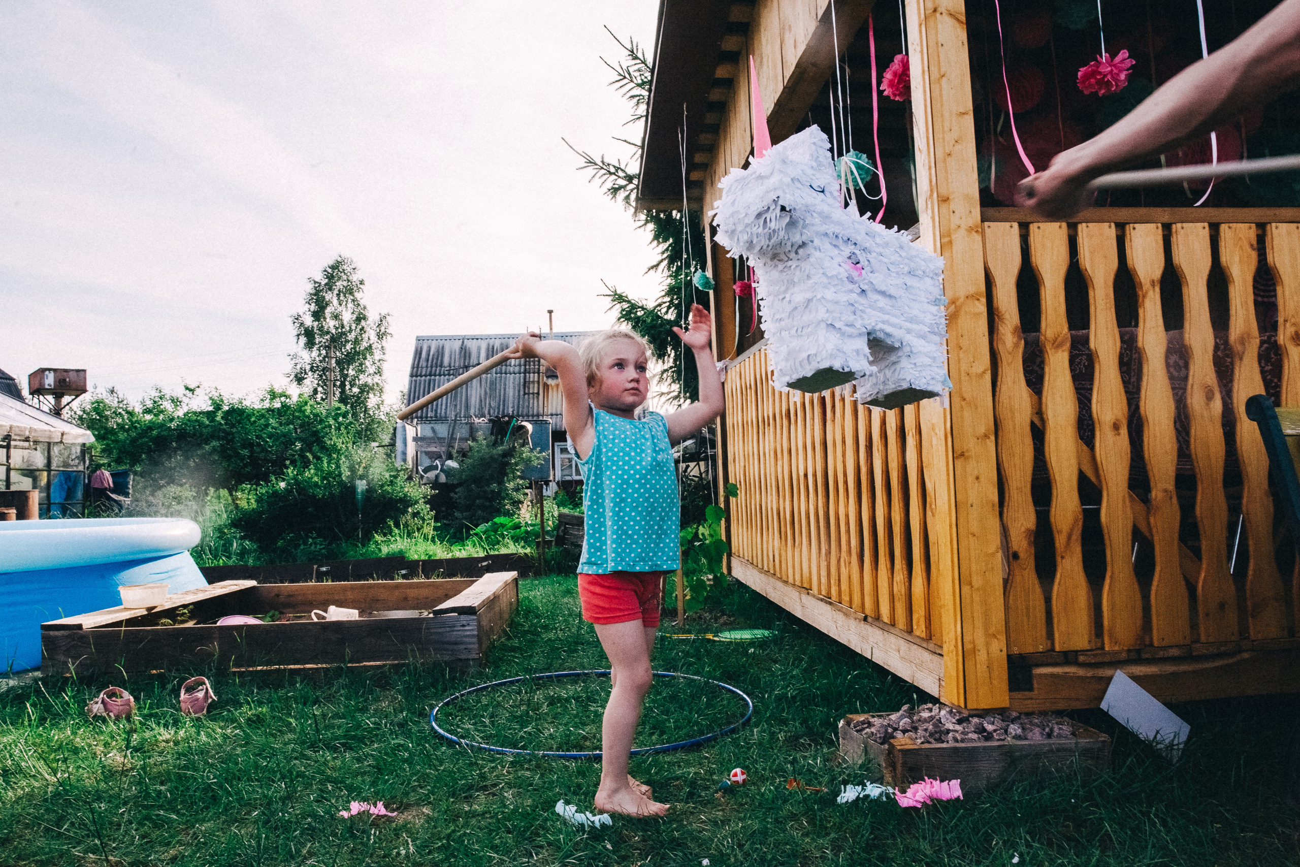 Ульяше 5 лет. Дачный деньрожденский день. Семейный фотограф, фотограф родов, репортажей фотограф в Санкт-Петербу