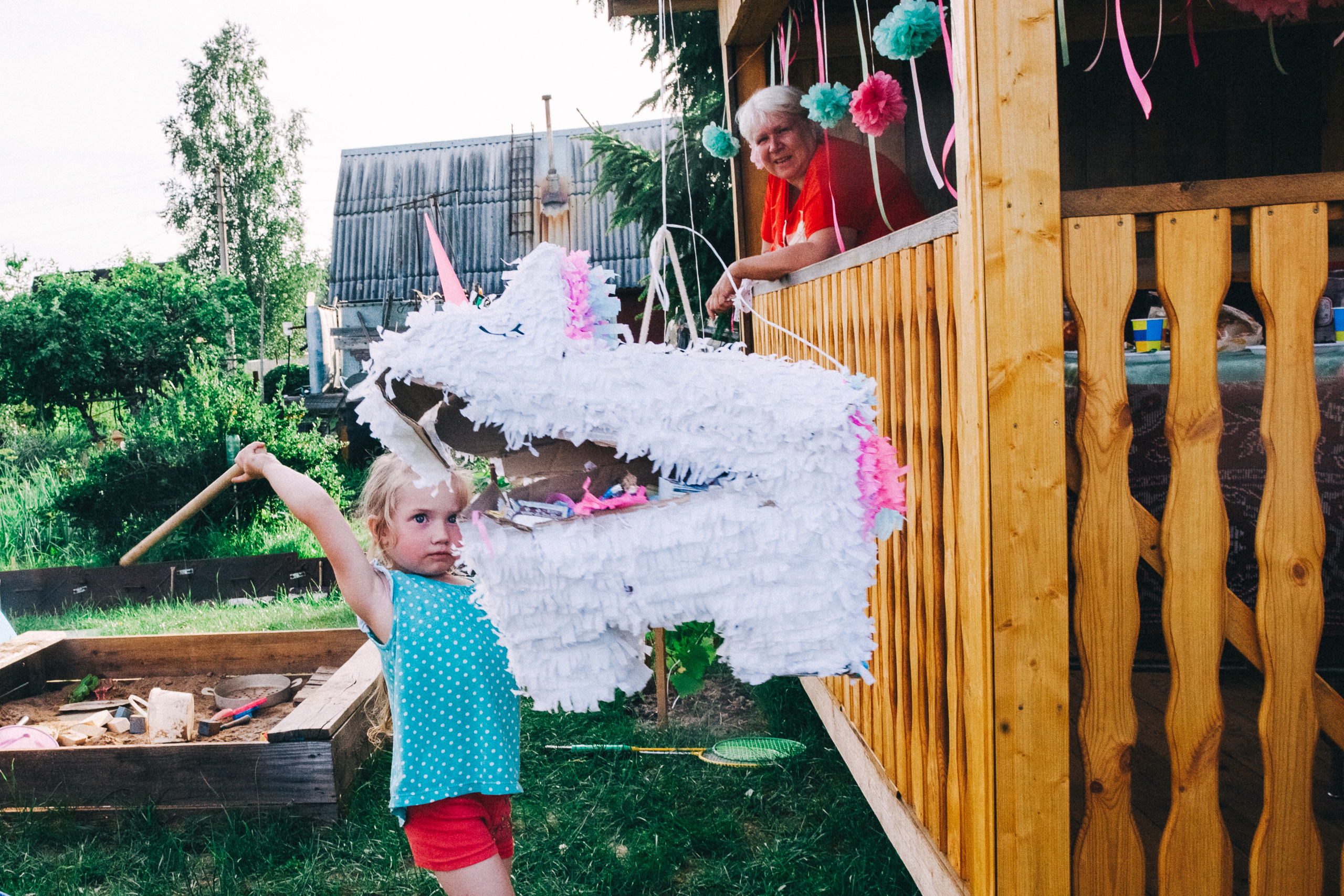 Ульяше 5 лет. Дачный деньрожденский день. Семейный фотограф, фотограф родов, репортажей фотограф в Санкт-Петербу