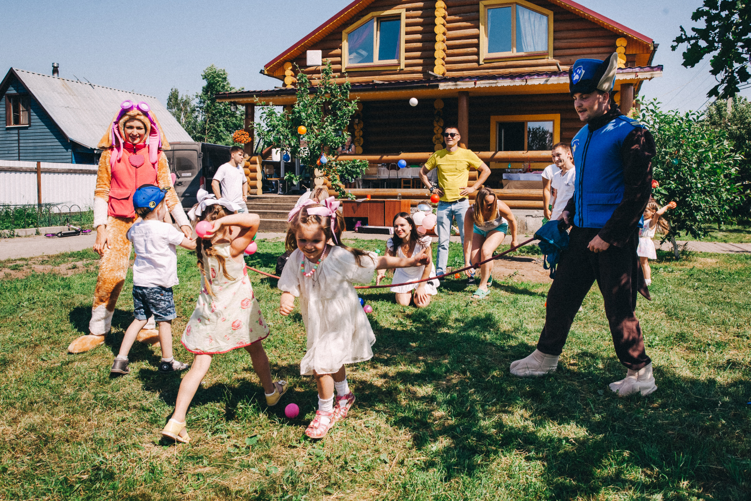 Есении 5 лет. ДР на даче. Семейный фотограф, фотограф родов, репортажей фотограф в Санкт-Петербу