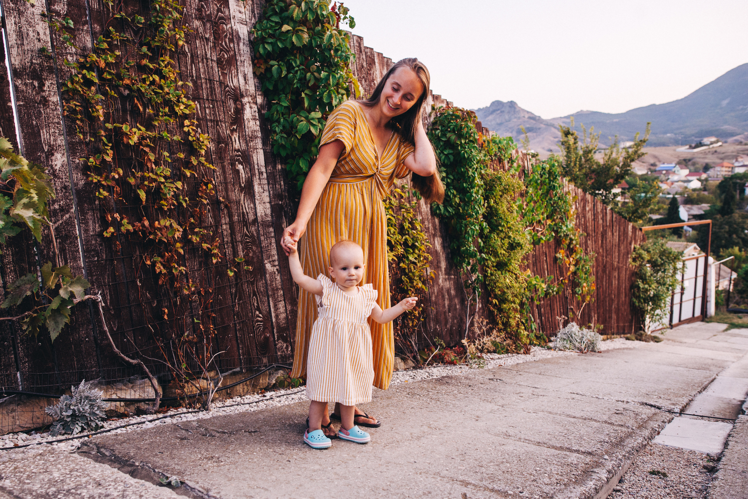 Маша и Соня. Отпуск в Крыму. Семейный фотограф, фотограф родов, репортажей фотограф в Санкт-Петербу