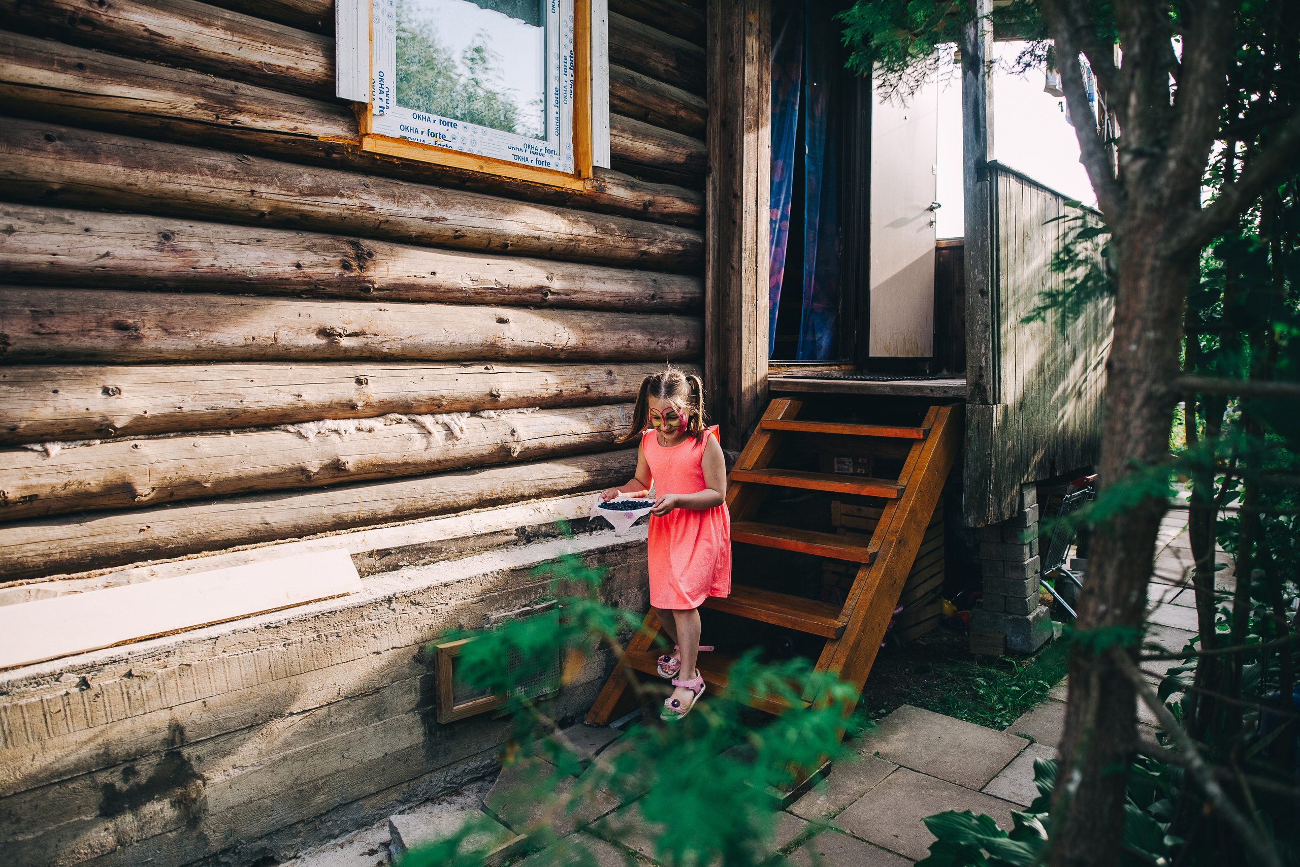Ульяше 5 лет. Дачный деньрожденский день. Семейный фотограф, фотограф родов, репортажей фотограф в Санкт-Петербу