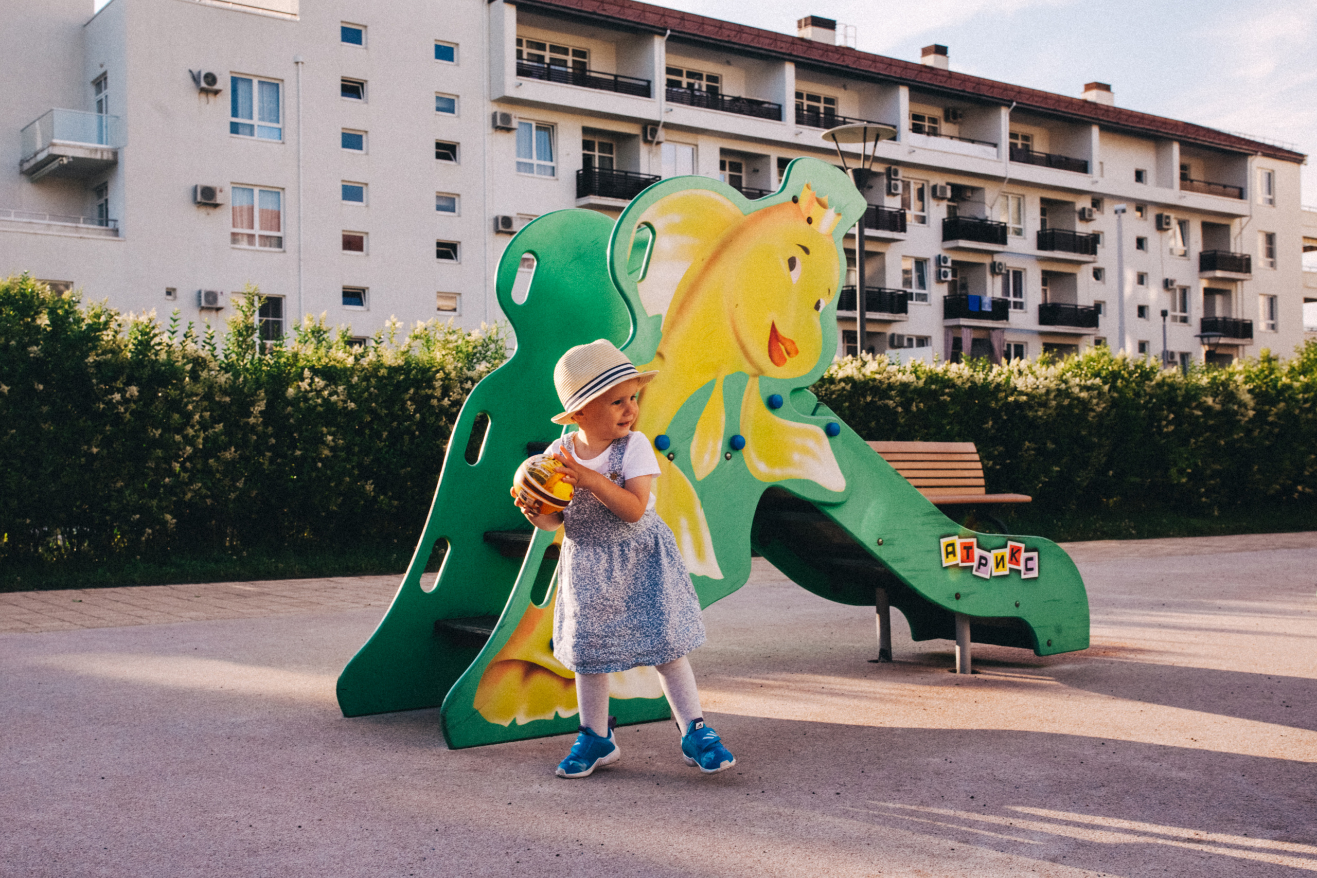 Вася, Маша, Соня. Отпуск в Адлере. Семейный фотограф, фотограф родов, репортажей фотограф в Санкт-Петербу