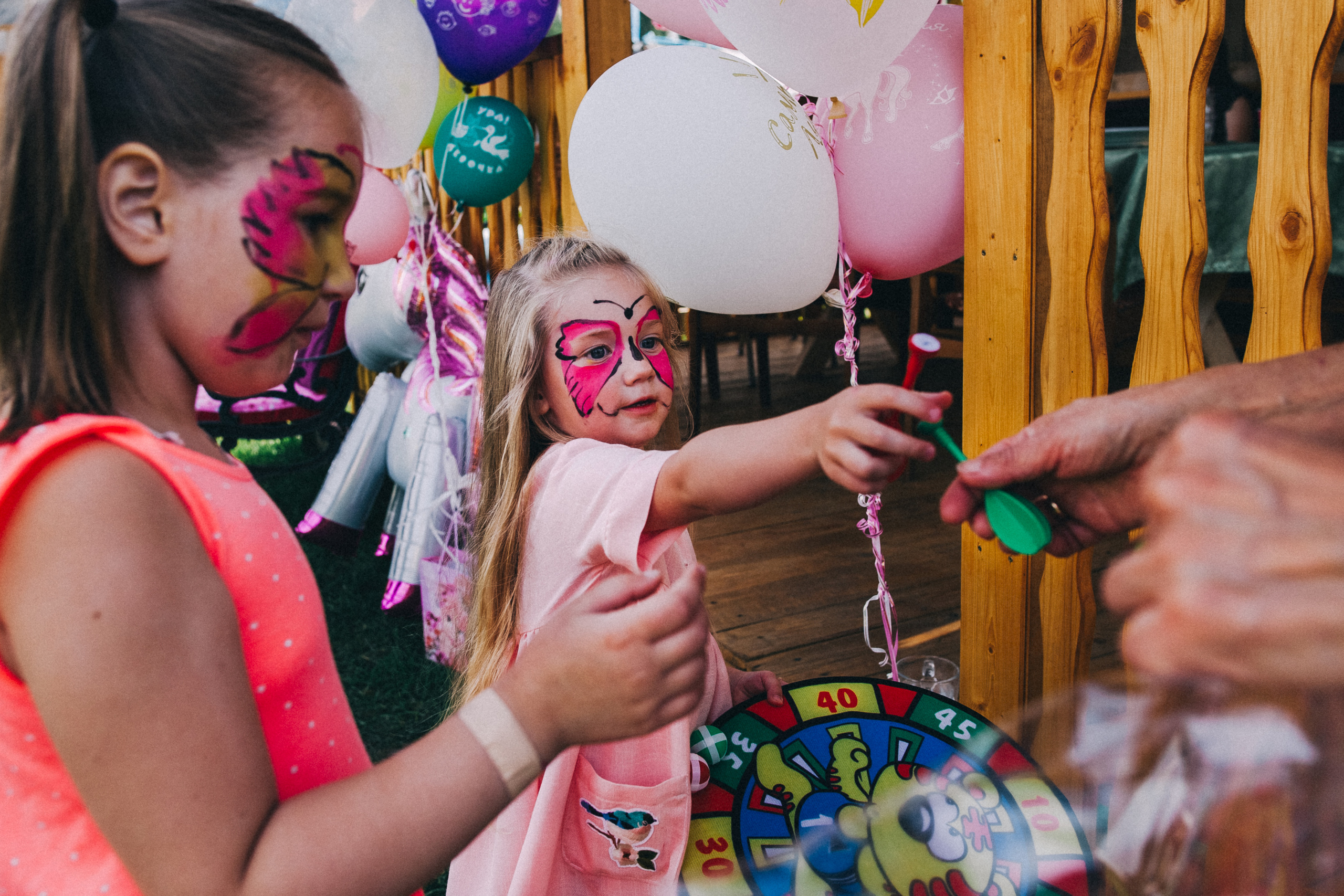 Ульяше 5 лет. Дачный деньрожденский день. Семейный фотограф, фотограф родов, репортажей фотограф в Санкт-Петербу