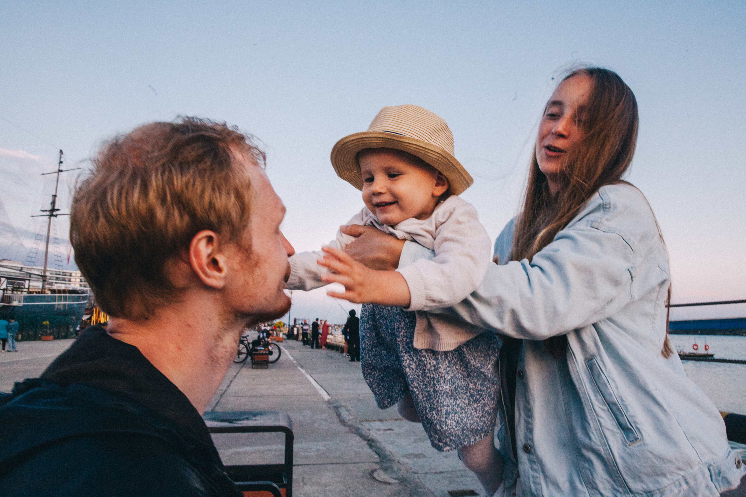 Вася, Маша, Соня. Отпуск в Адлере. Семейный фотограф, фотограф родов, репортажей фотограф в Санкт-Петербу