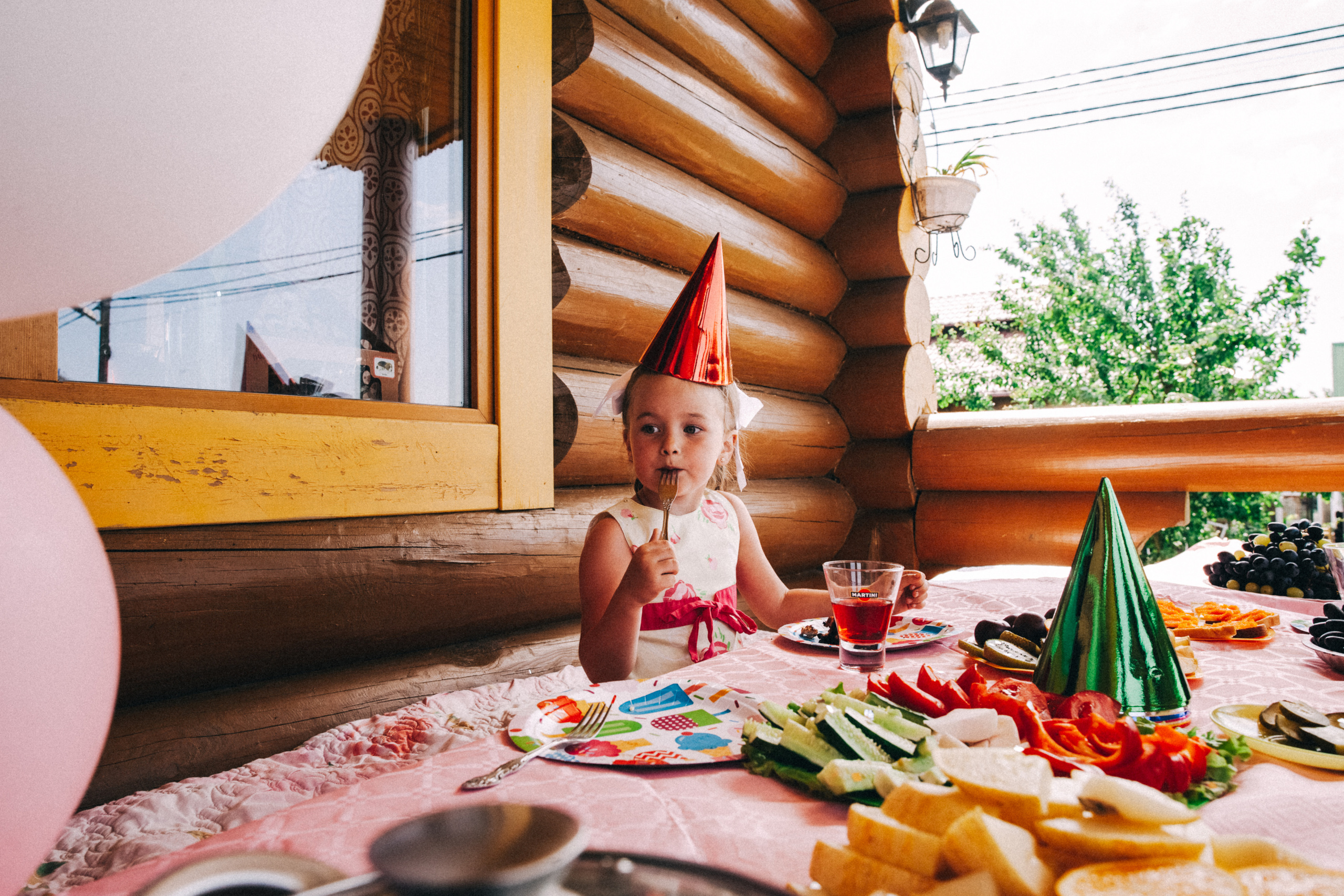 Есении 5 лет. ДР на даче. Семейный фотограф, фотограф родов, репортажей фотограф в Санкт-Петербу