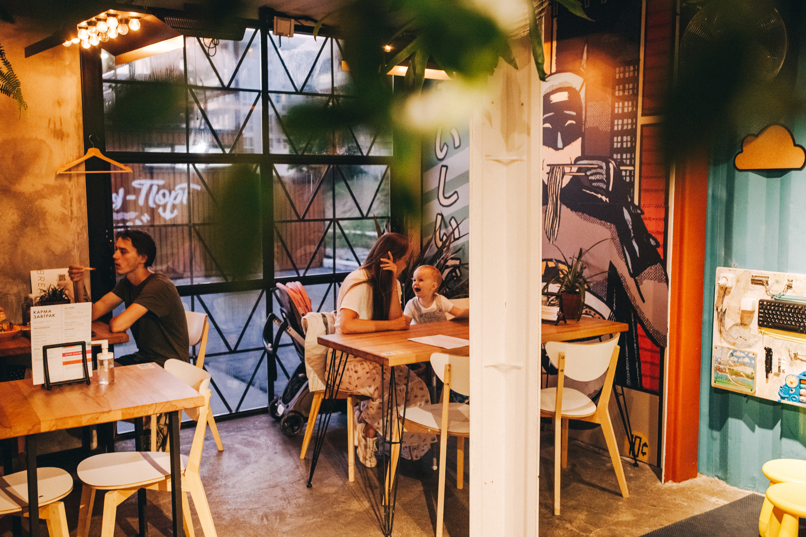 Вася, Маша, Соня. Отпуск в Адлере. Семейный фотограф, фотограф родов, репортажей фотограф в Санкт-Петербу