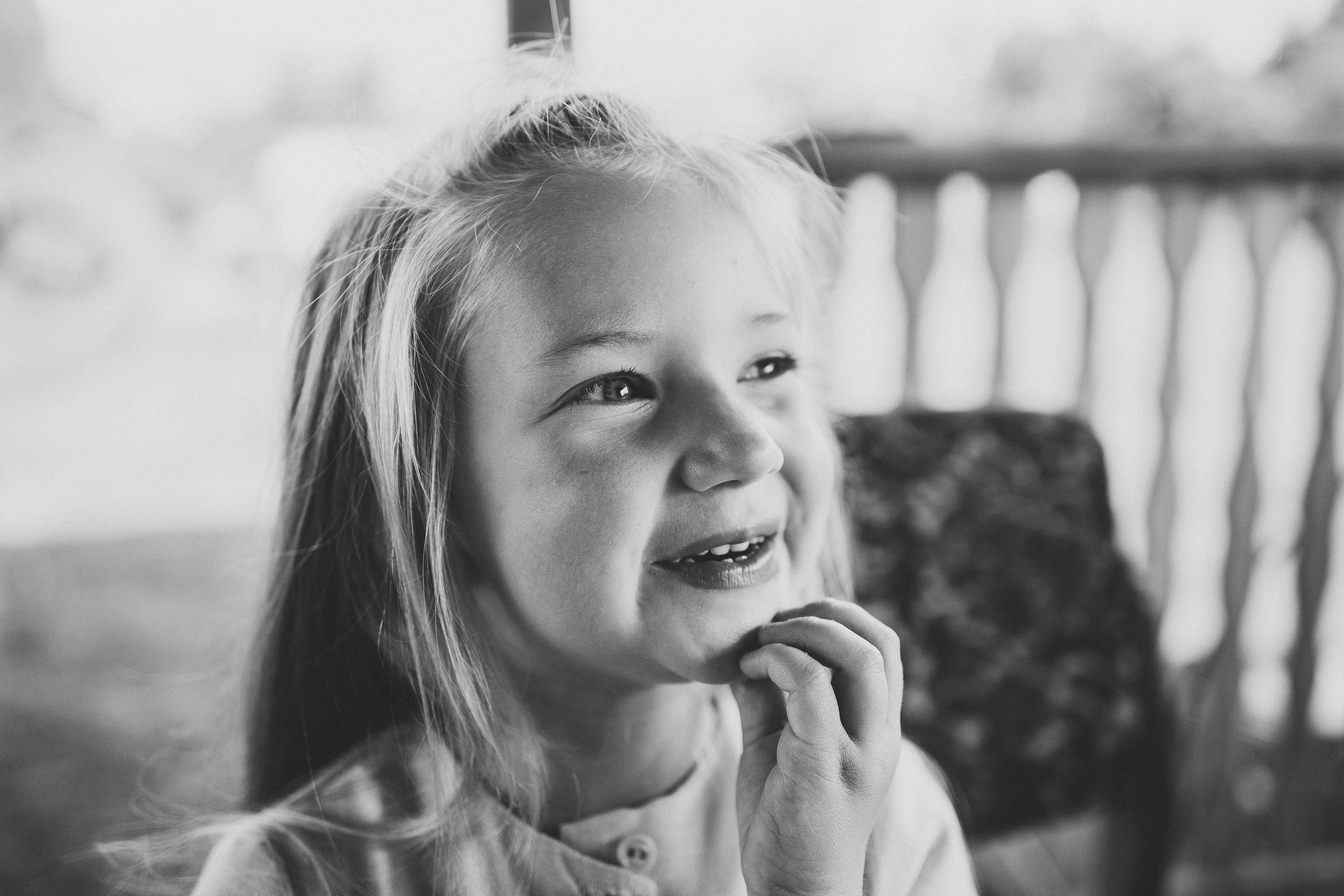 Ульяше 5 лет. Дачный деньрожденский день. Семейный фотограф, фотограф родов, репортажей фотограф в Санкт-Петербу